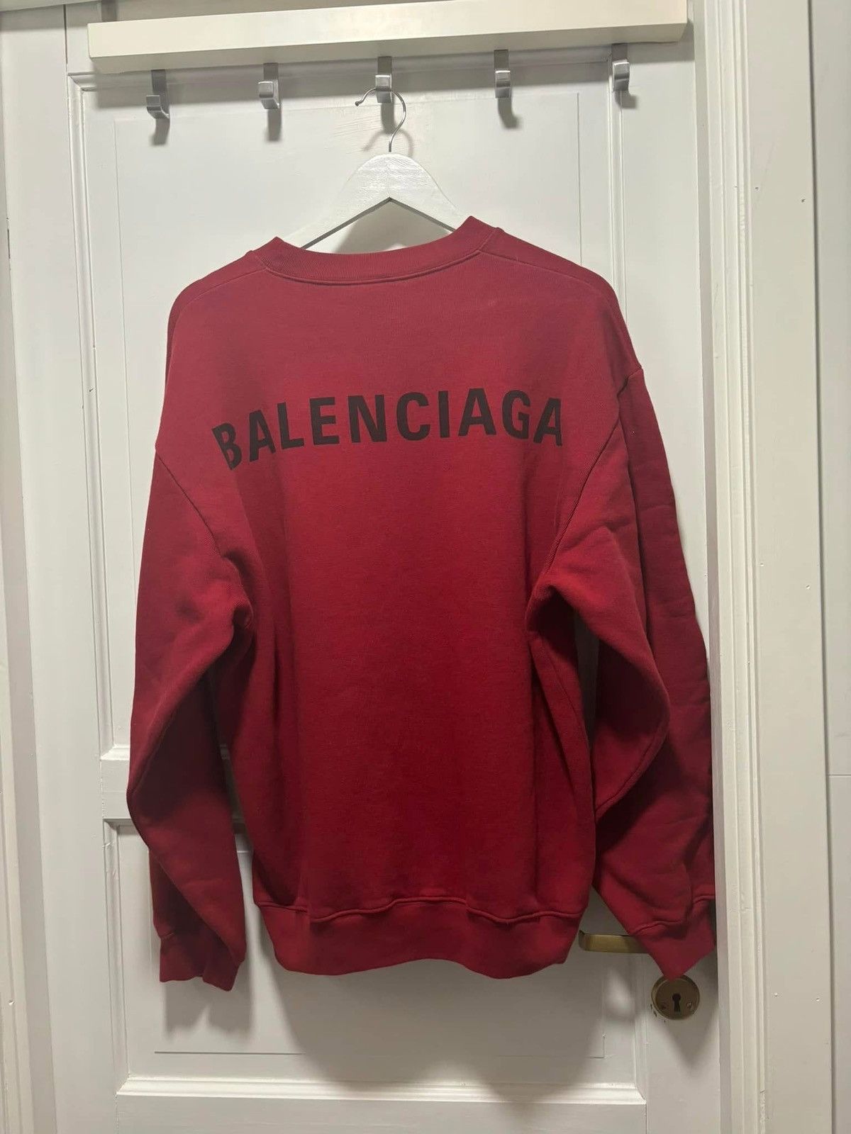 Balenciaga Back logo crewneck Size US S / EU 44-46 / 1 - 3 Thumbnail