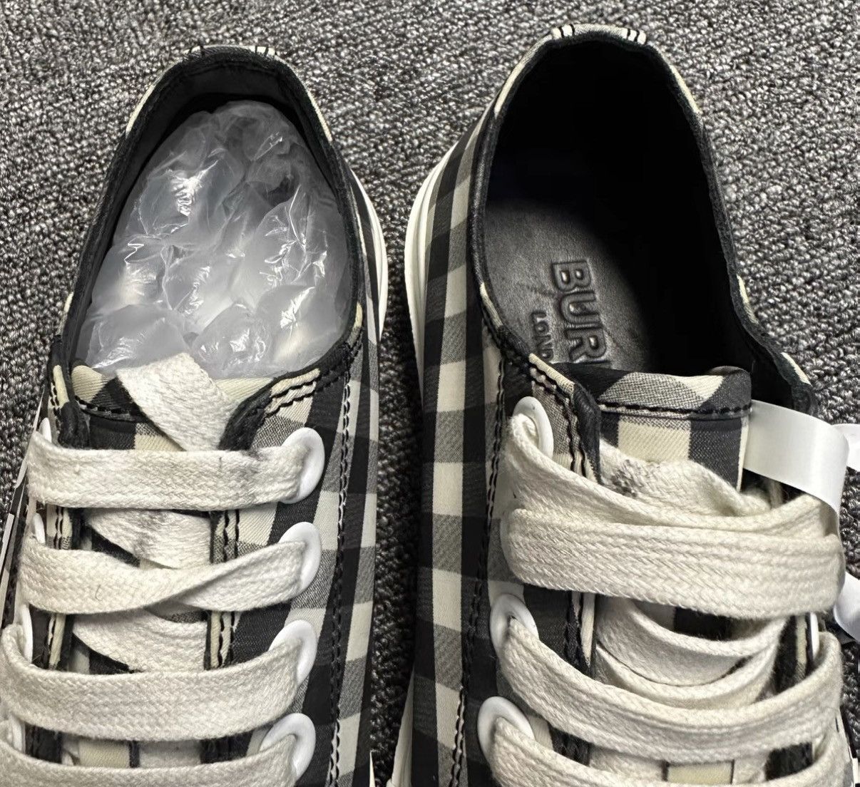 Burberry Burberry Black & White Check Side Logo Sneakers K12 Size US 5 / IT 35 - 8 Thumbnail