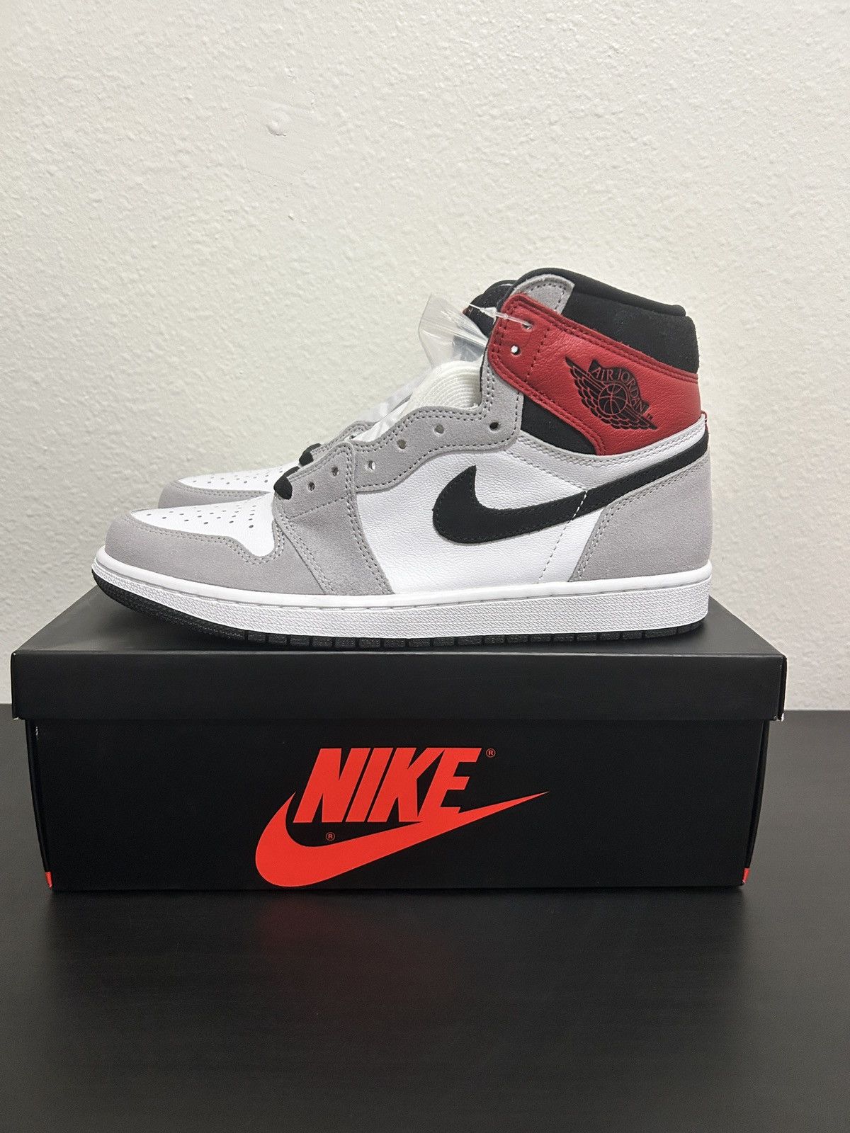 Jordan Brand Jordan 1 High Smoke Grey Size US 9.5 / EU 42-43 - 1 Thumbnail