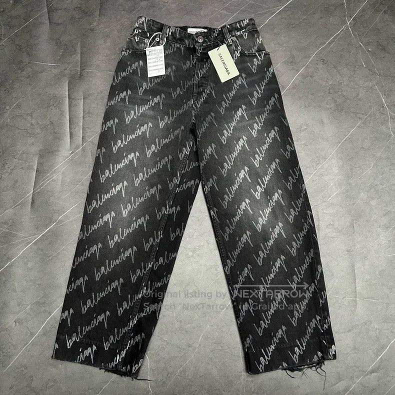 Balenciaga Balenciaga Cursive Letter Logo Bullet Comment Full Print D Size 25" / US 0 / IT 36 - 1 Thumbnail