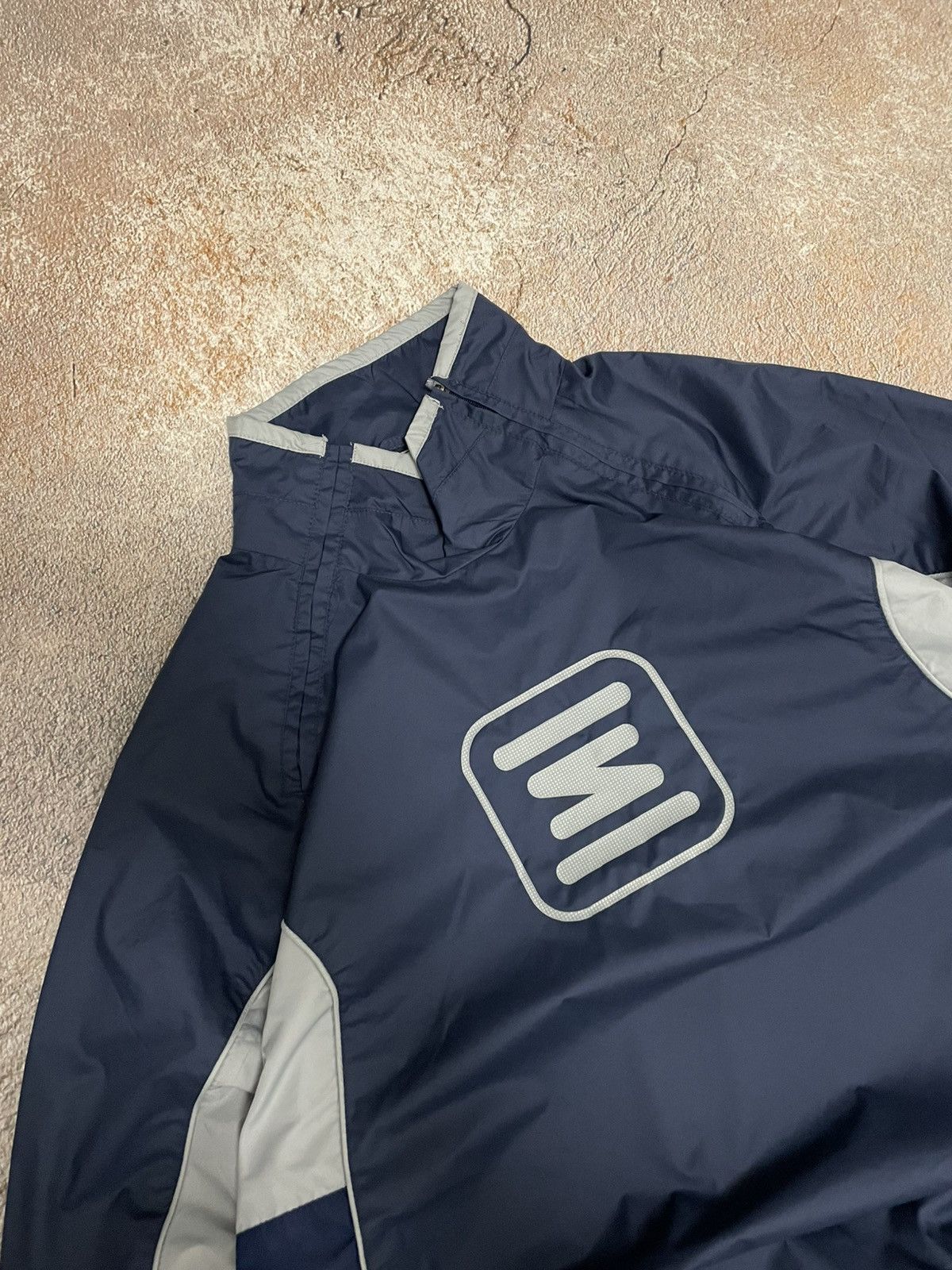 Nike Vintage Nike Shox Center Logo Nylon Baggy Sweatshirt Size US L / EU 52-54 / 3 - 3 Thumbnail