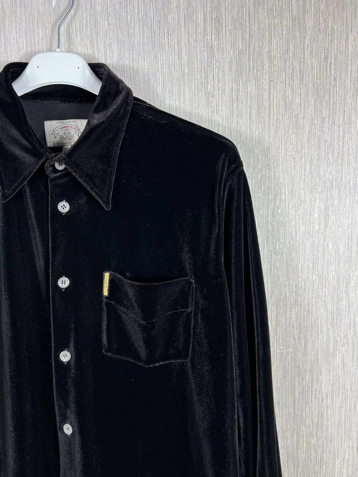 Giorgio Armani Vintage Giorgio Armani Milano velvet shiny luxury shirt Size US L / EU 52-54 / 3 - 3 Thumbnail