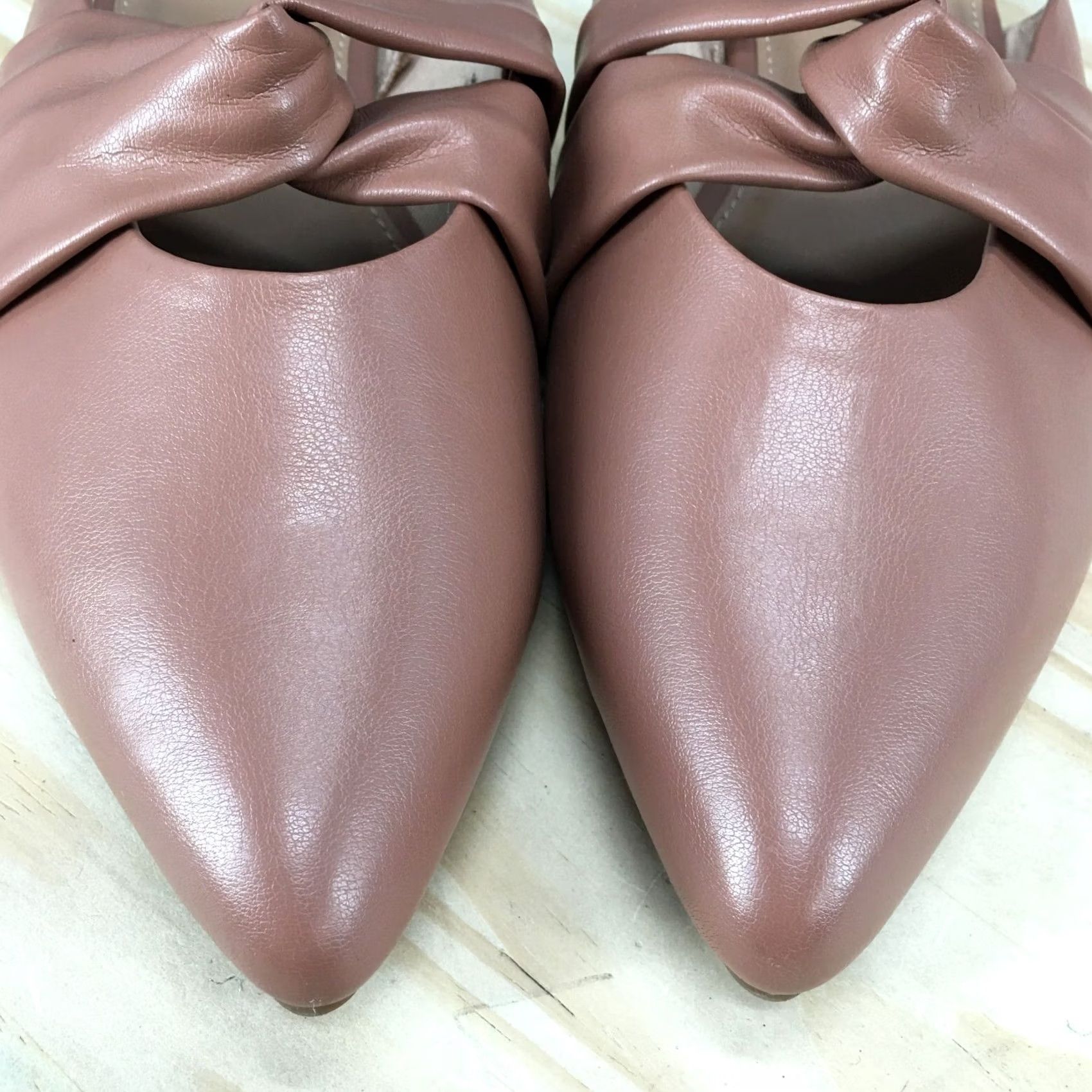 Old Navy Old Navy Sandals Women Slide Beige Pointy Twist Mule Slip On Flat Comfort Shoes Size US 11 / IT 41 - 6 Thumbnail