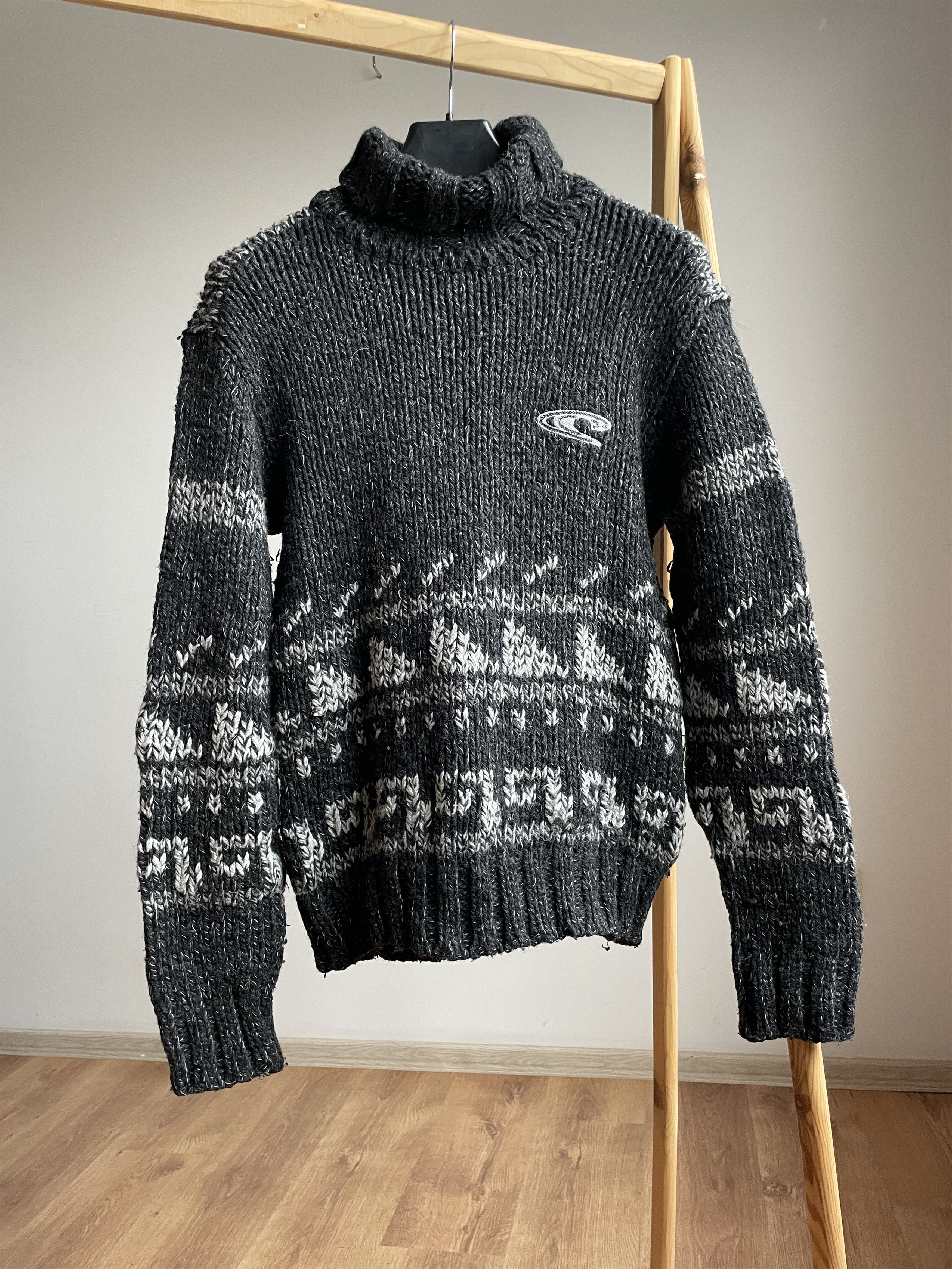 O'Neill O'Neill Vintage 00's Heavy Knit Roll Neck Wool Sweater Size US M / EU 48-50 / 2 - 1 Thumbnail