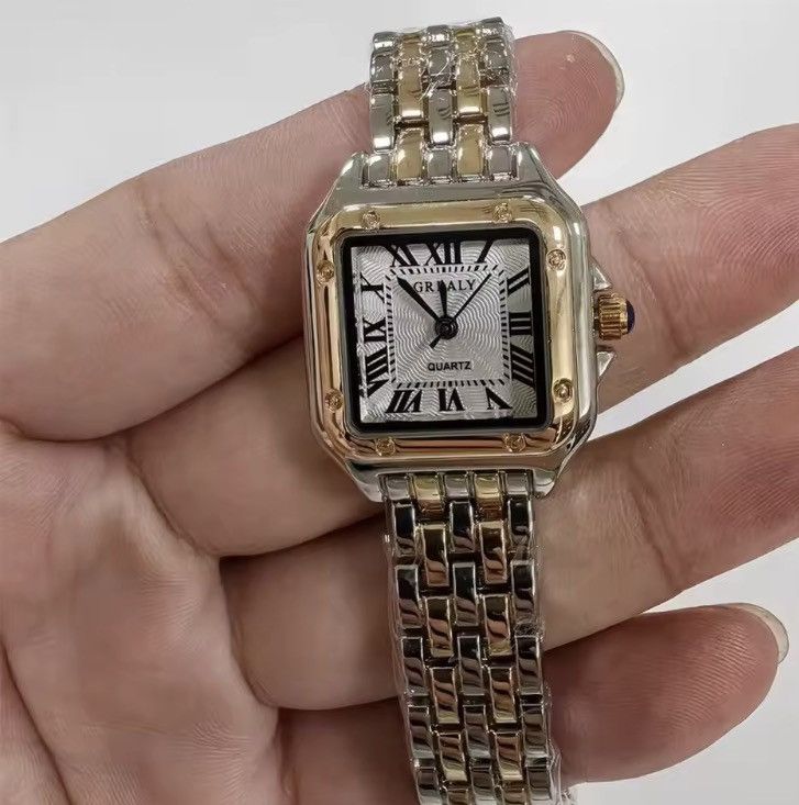 Vintage Vintage 90s black dial luxury style quartz silver watch Size ONE SIZE - 1 Thumbnail