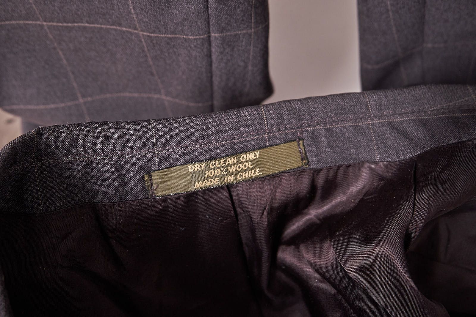 Tom James 198os Dark Gray Check 2 Piece Wool Suit Size 42R - 5 Thumbnail