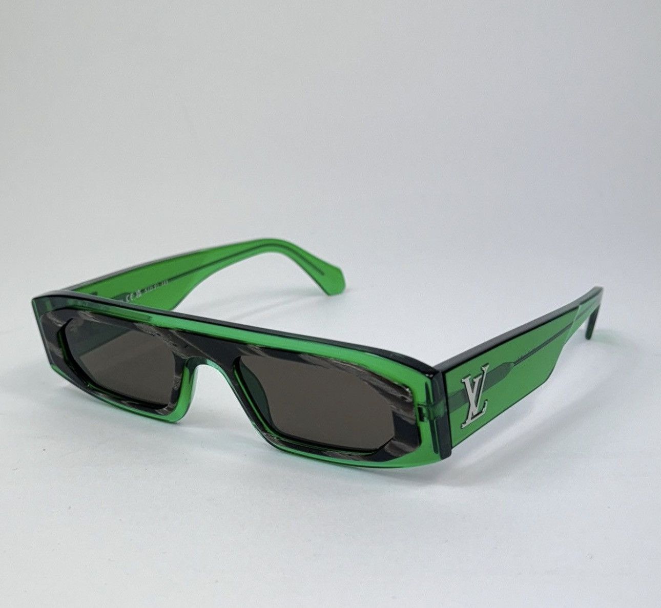 Louis Vuitton LV GREEN FRAME SUNGLASSES Z2451U Size ONE SIZE - 1 Thumbnail