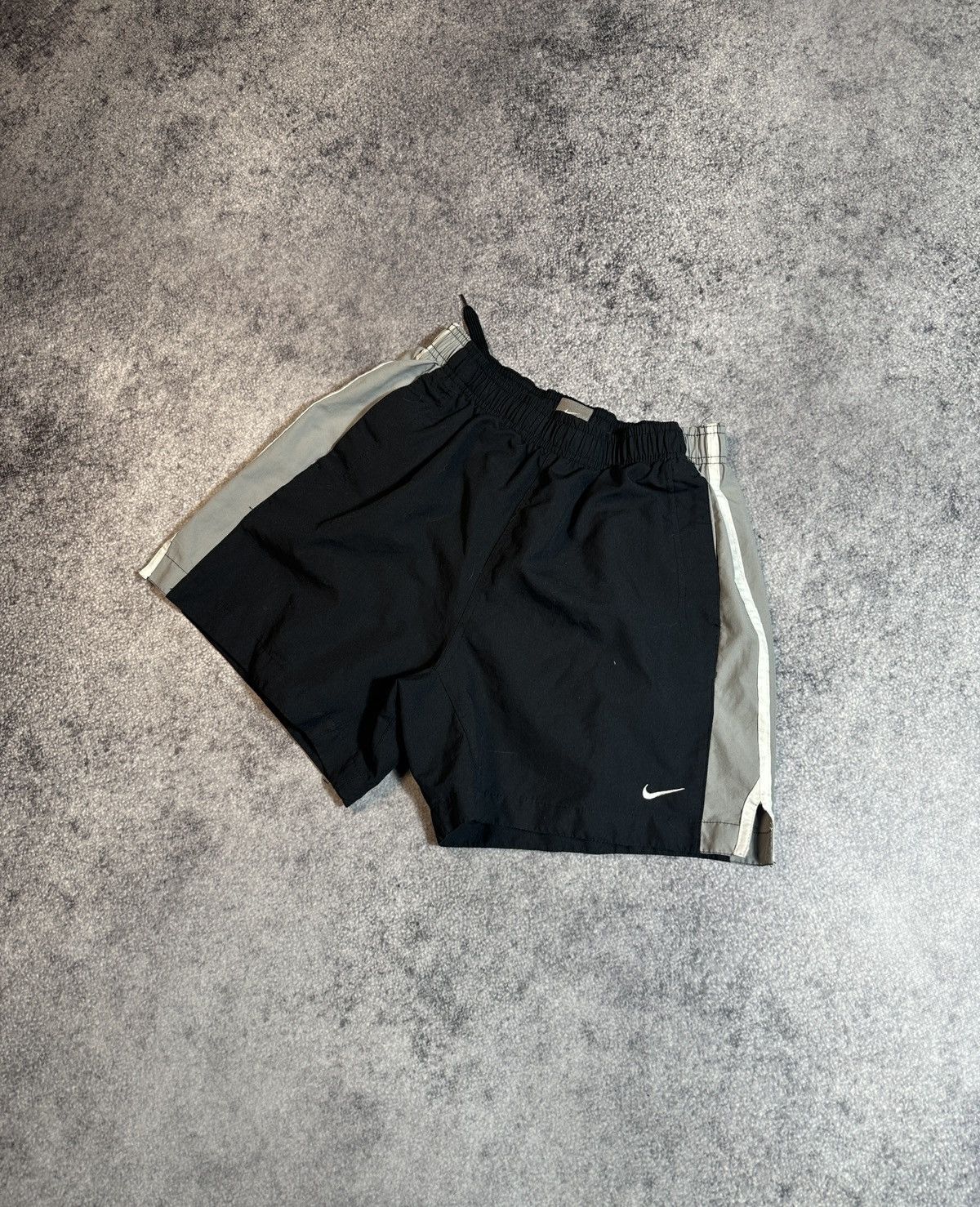 Nike × Vintage Y2K vintage Nike shorts casual Streetwear Style rare hype M Size US 32 / EU 48 - 1 Thumbnail