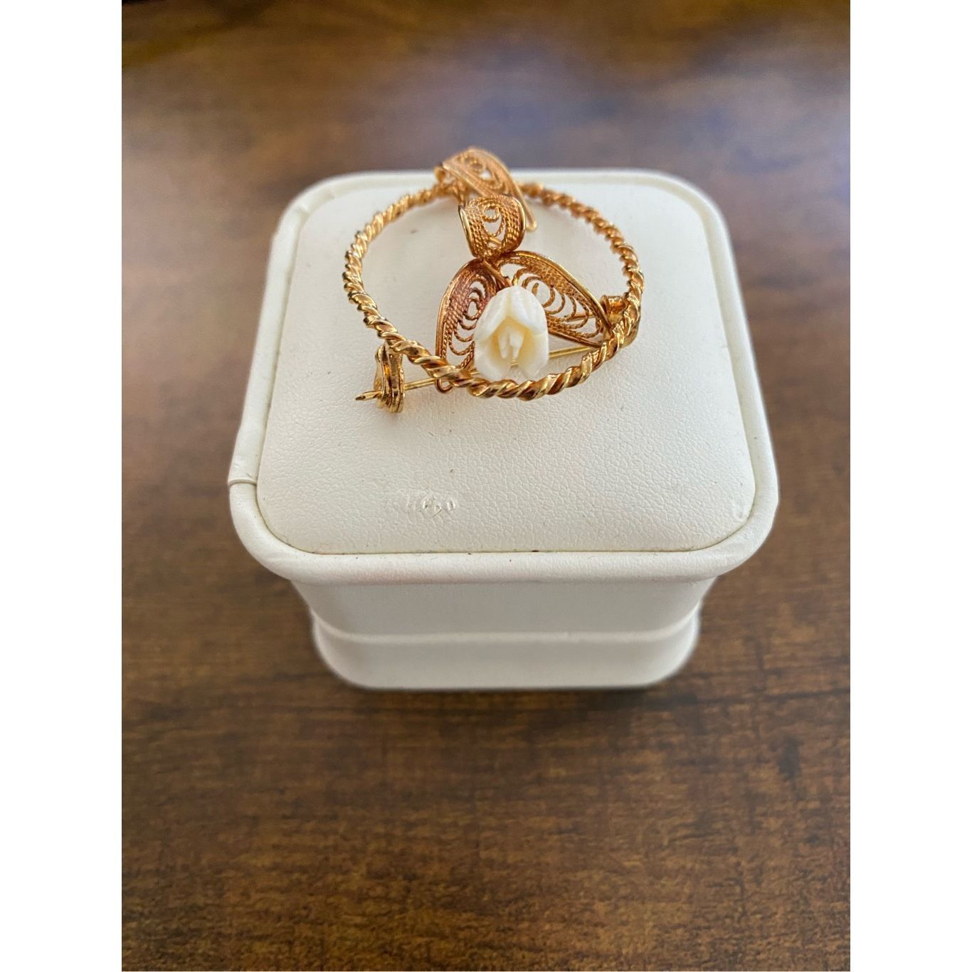 Other Vintage White rose flower gold trim brooch w/back pin Size ONE SIZE - 5 Thumbnail