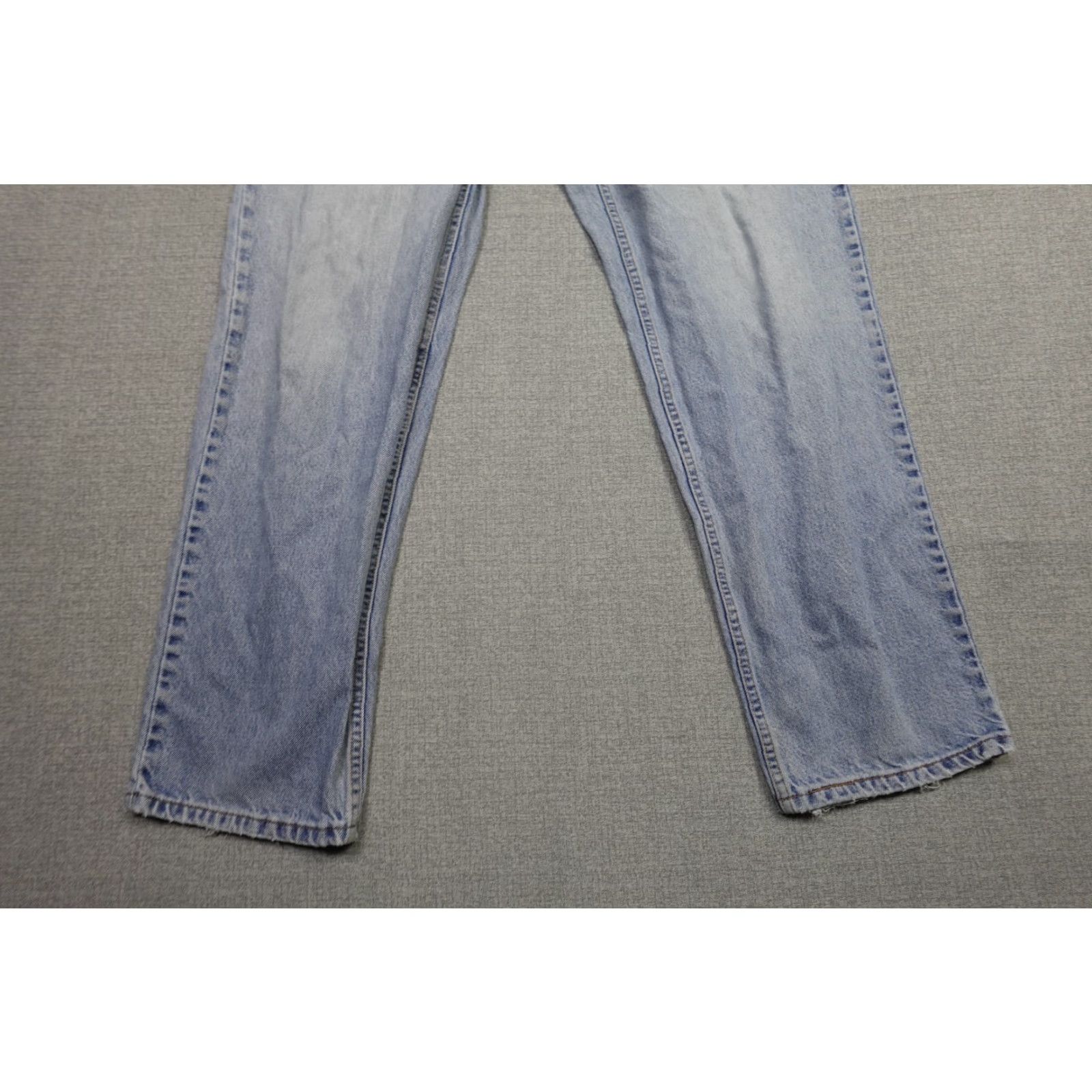 Levi's VINTAGE Levi's Jeans 550 Men 38x32 Blue Relaxed Fit Straight Leg Light Wash Size US 38 / EU 54 - 3 Thumbnail