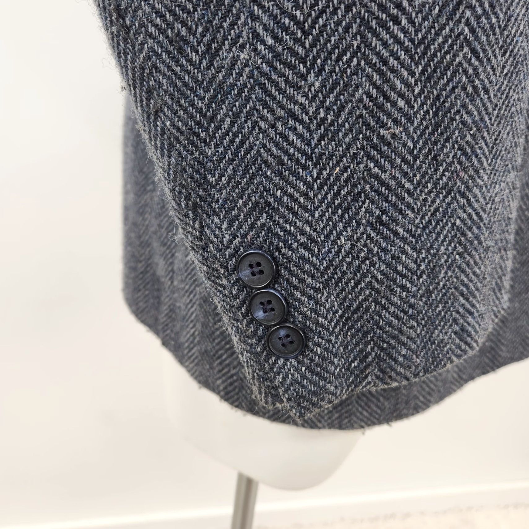 Vintage VINTAGE Hagger Blazer Men 44 Wool Blue Gray Herringbone Tweed 80s 90s Preppy Suit Jacket Size 44R - 6 Thumbnail