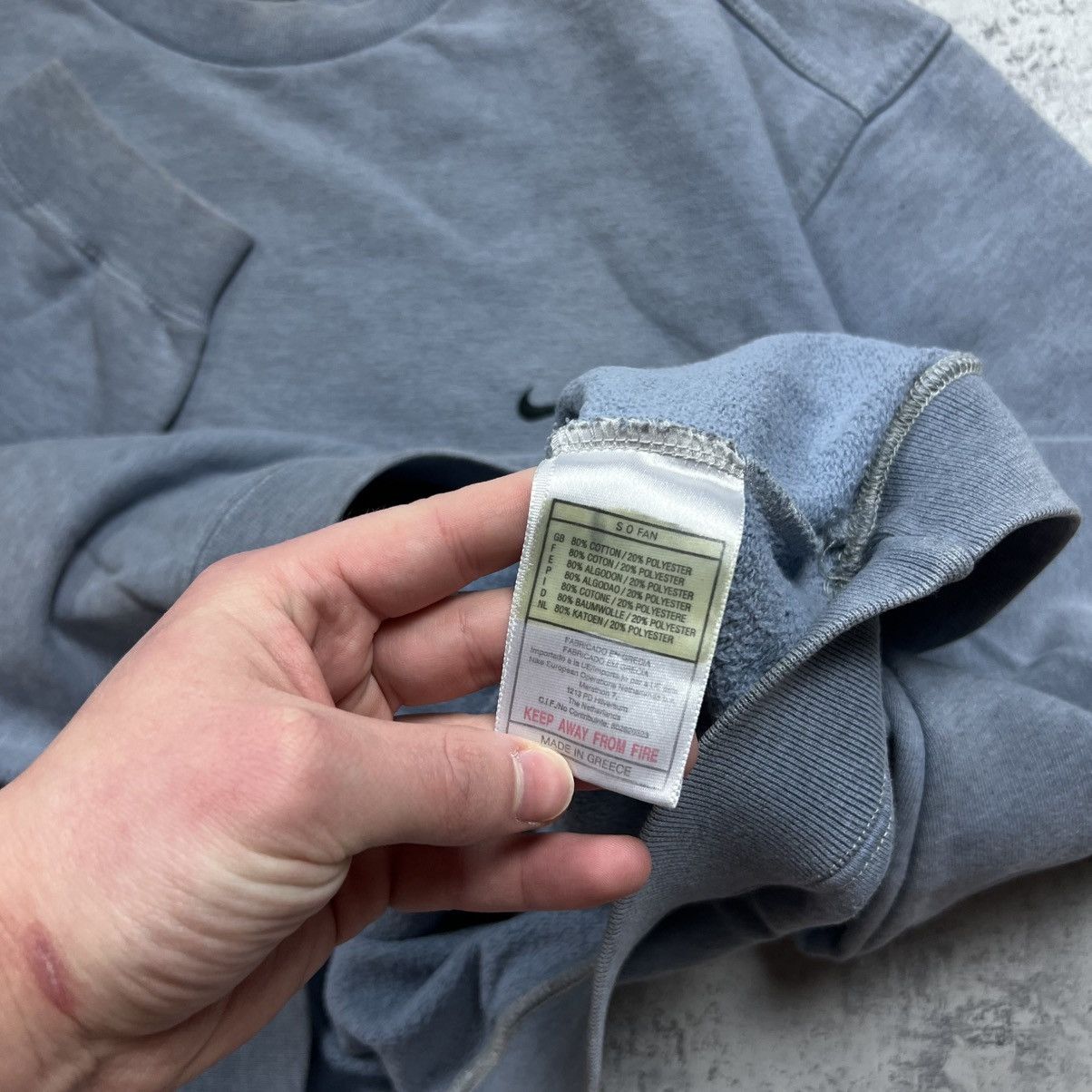 Nike 90s NIKE SWOOSH VINTAGE OVERSIZED BLANK BLEACHED SWEATSHIRT Size US L / EU 52-54 / 3 - 9 Thumbnail
