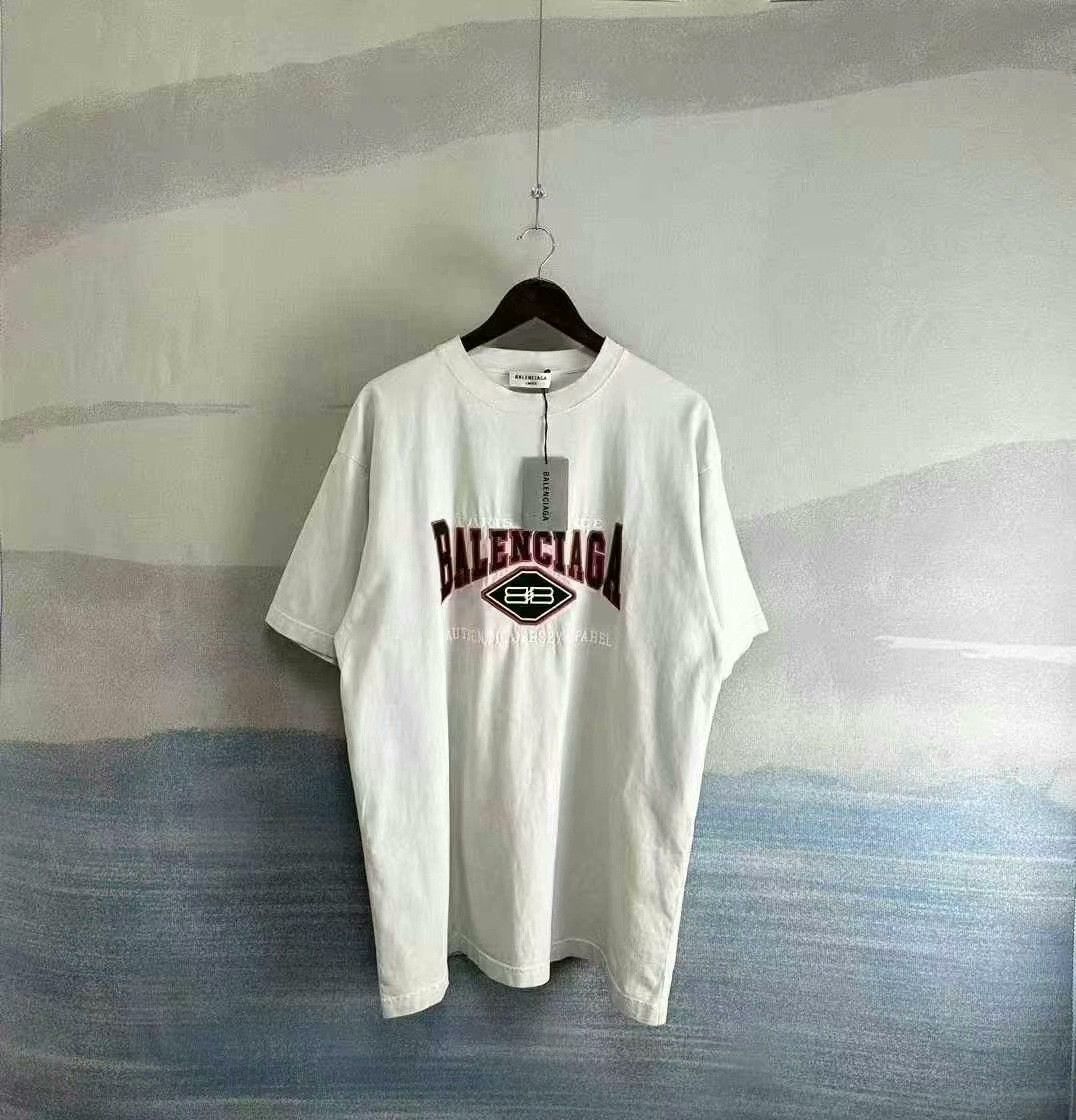 Balenciaga balenciaga gray batman embroidered short sleeve tee Size US M / EU 48-50 / 2 - 1 Thumbnail