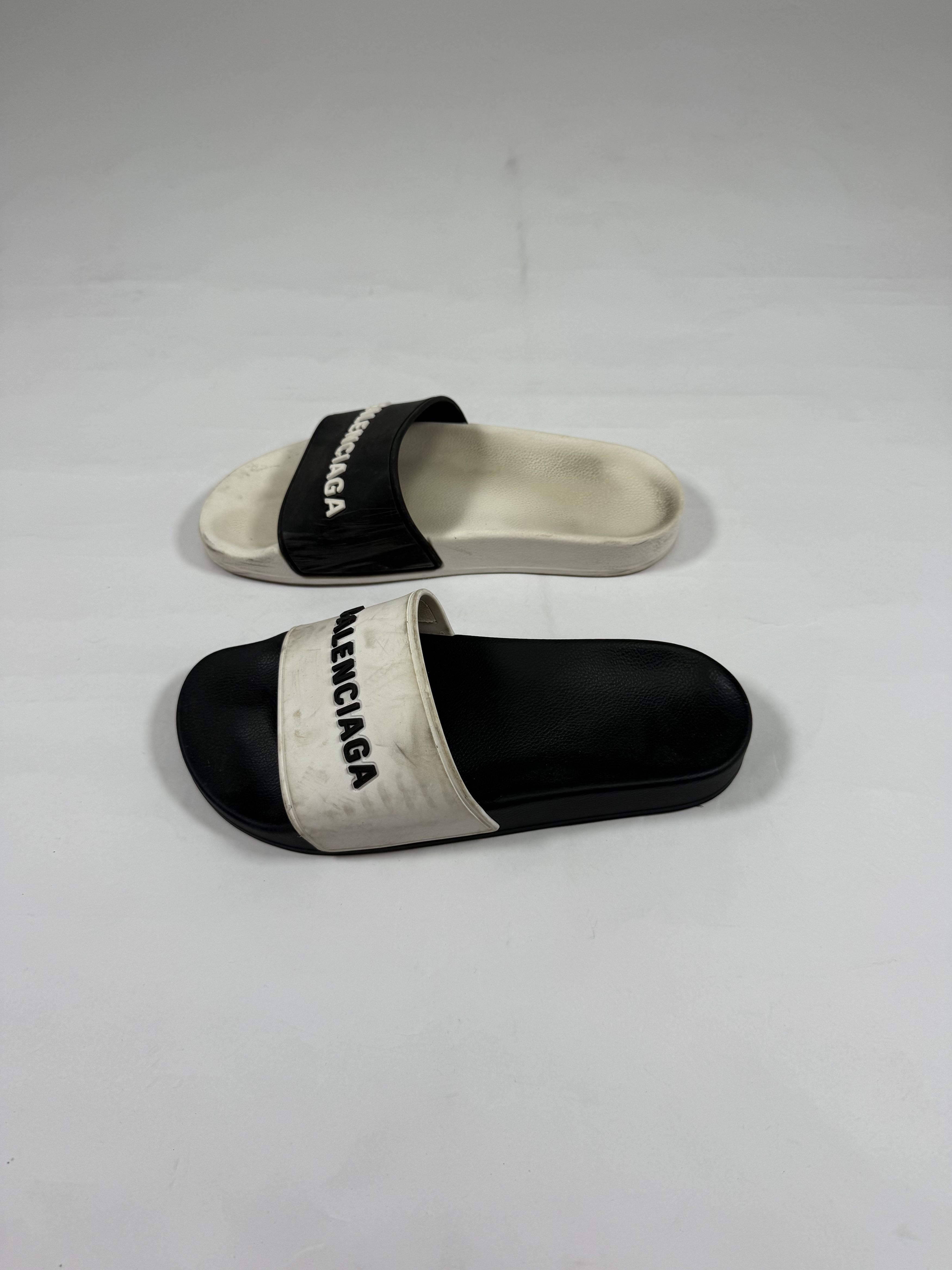 Balenciaga Balenciaga Black & White Slides Size US 7 / IT 37 - 2 Thumbnail