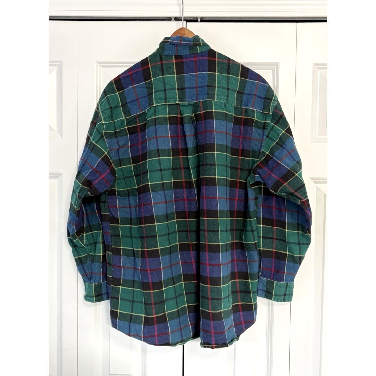 Izod VINTAGE IZOD Shirt Men's L Plaid Flannel Button-Down Long Sleeve Casual 90s Green Cotton Pocket Mens Size US L / EU 52-54 / 3 - 2 Thumbnail