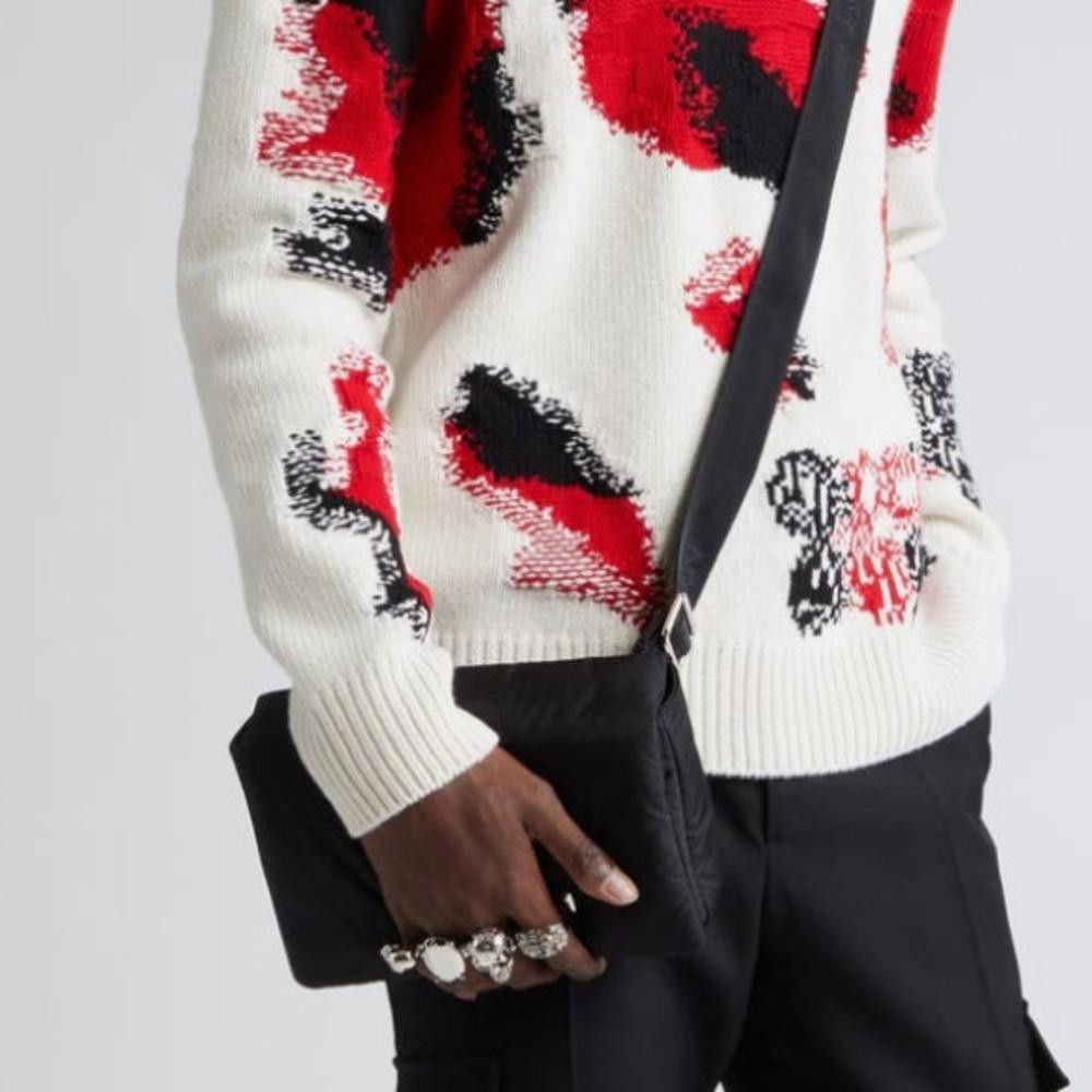 Alexander McQueen Alexander McQueen The Puffy Knuckle Skull Black Belt Bag Size ONE SIZE - 2 Thumbnail