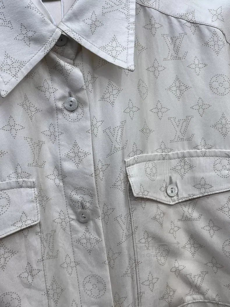 Louis Vuitton Louis Vuitton Classic Old Pattern Silk Shirt Size XS / US 0-2 / IT 36-38 - 4 Thumbnail