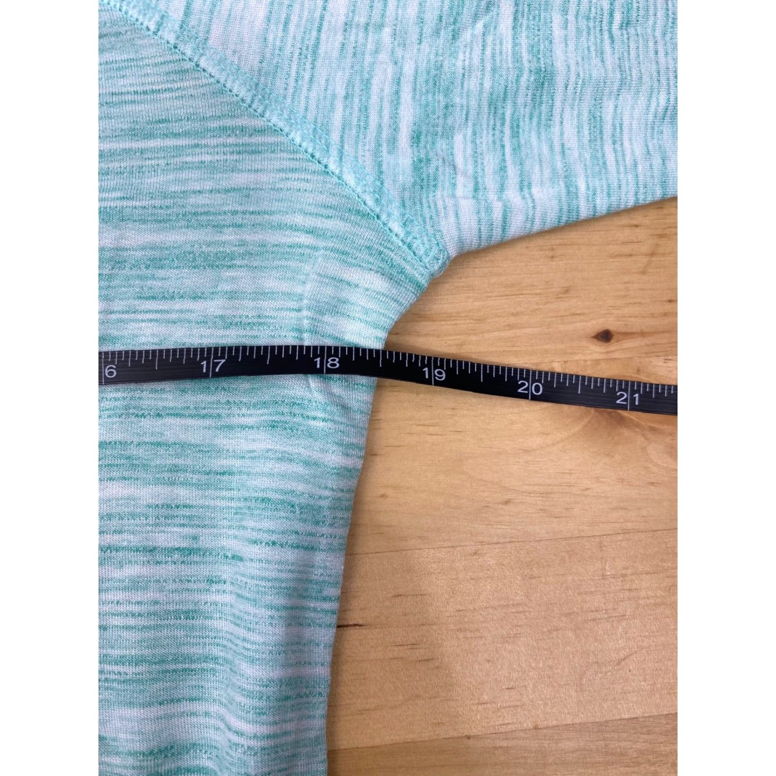 Champion NWT Champion T Shirt Long Sleeve Womens Sea Foam Green Small/ White #3520 Size S / US 4 / IT 40 - 5 Thumbnail