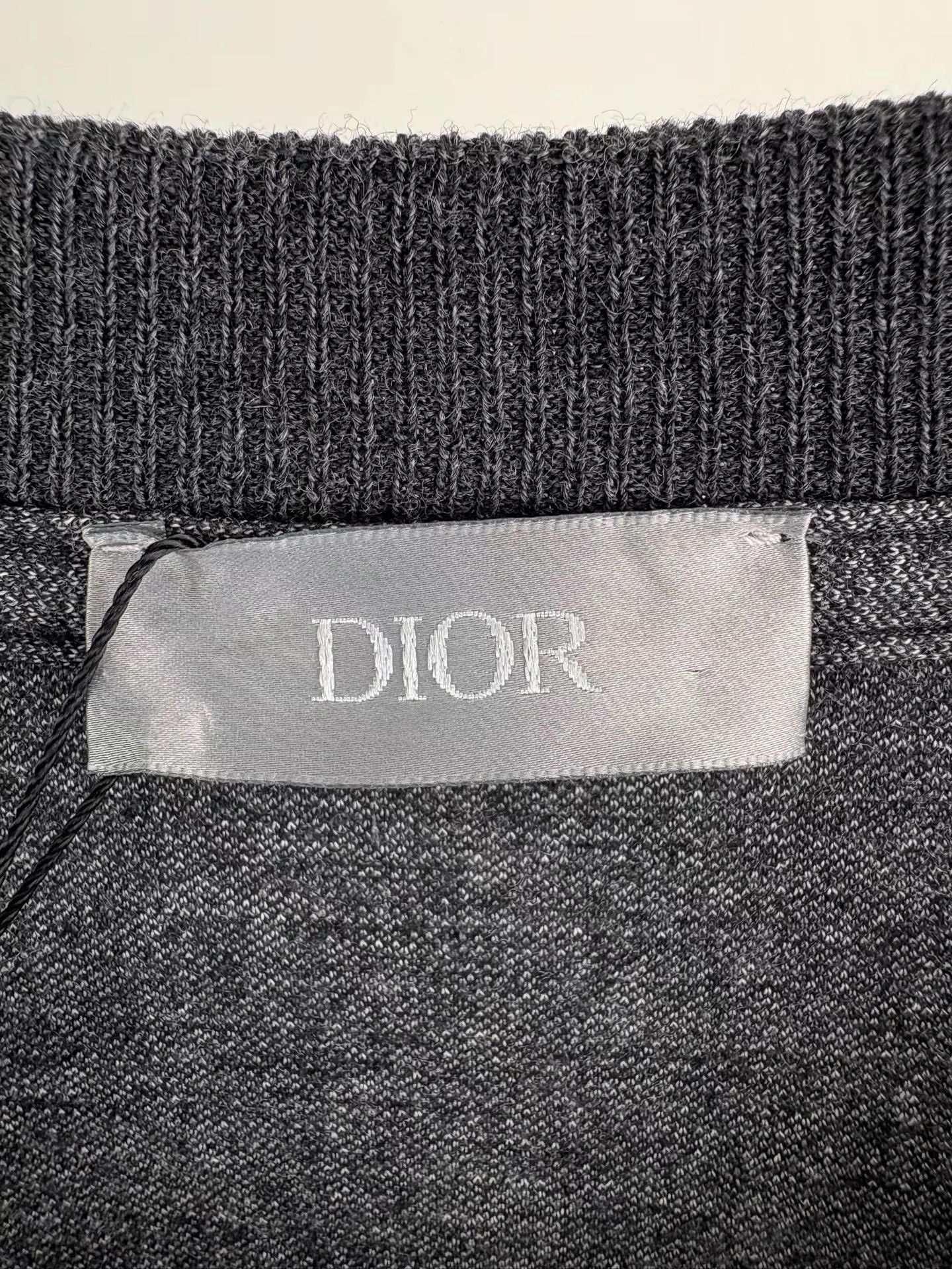 Dior DIOR Dark Grey Embroidered Slogan Wool Long Sleeve K1 Size US XL / EU 56 / 4 - 4 Thumbnail