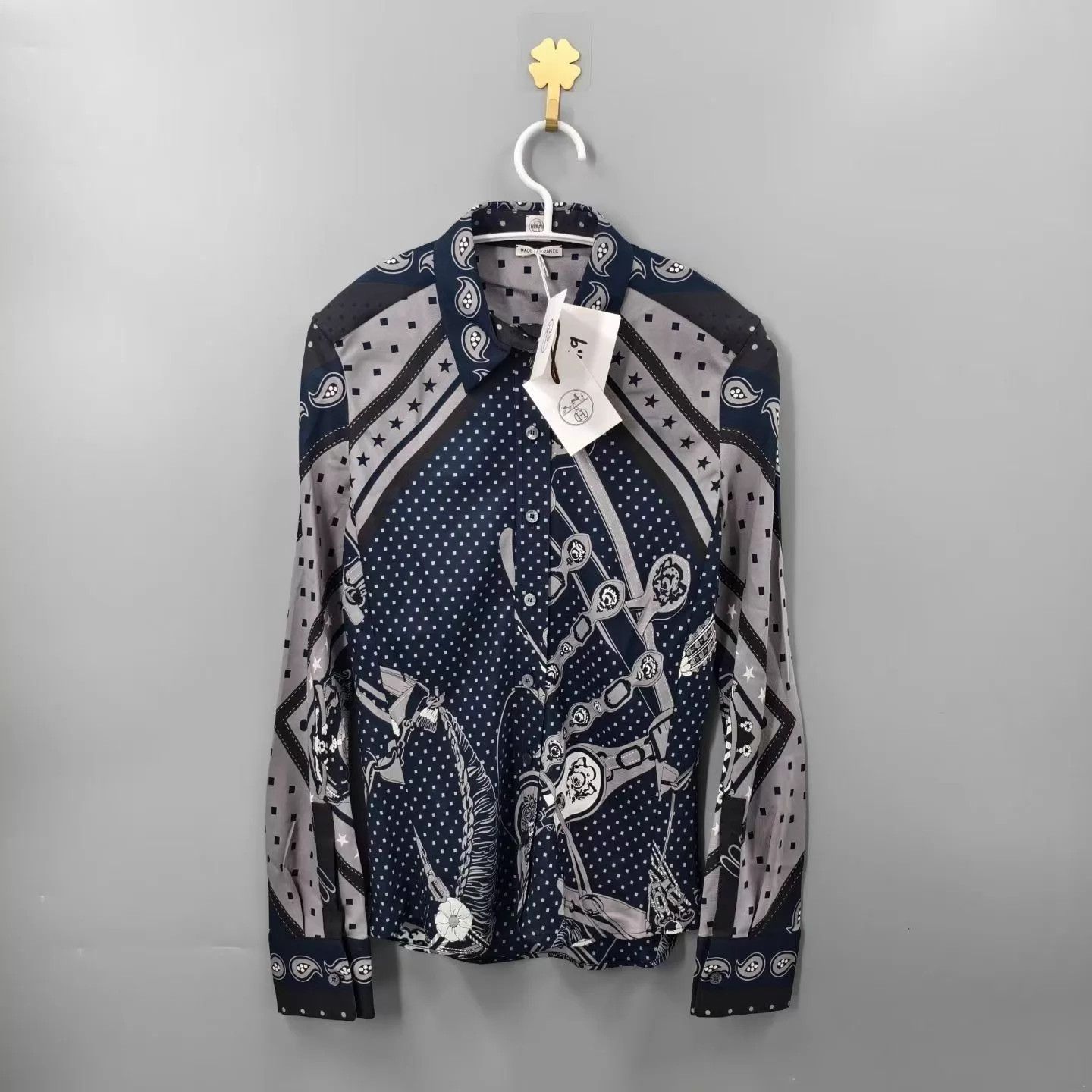 Hermes Hermes Black & Gray Silk Shirt 34 Size XS / US 0-2 / IT 36-38 - 1 Thumbnail