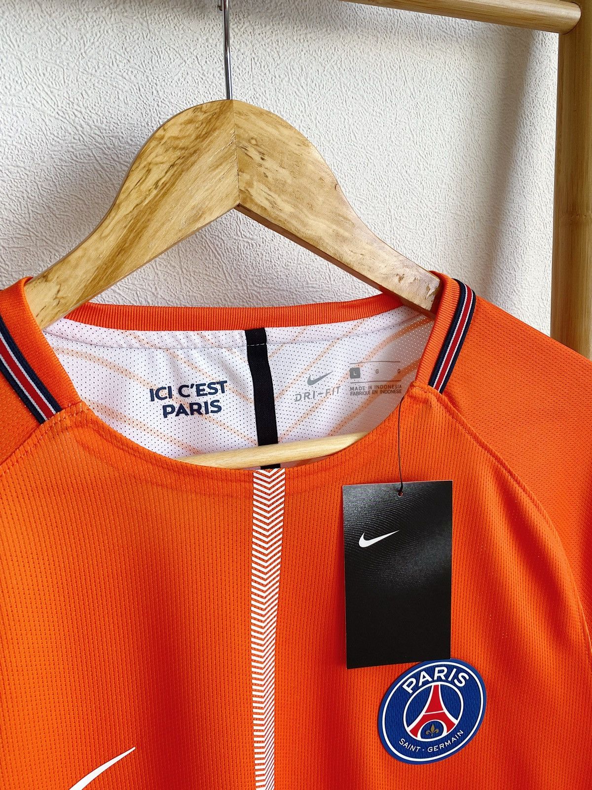 Nike BNWT NIKE PSG 2017/2018 Player GK Football Shirt Jersey Size US L / EU 52-54 / 3 - 6 Thumbnail