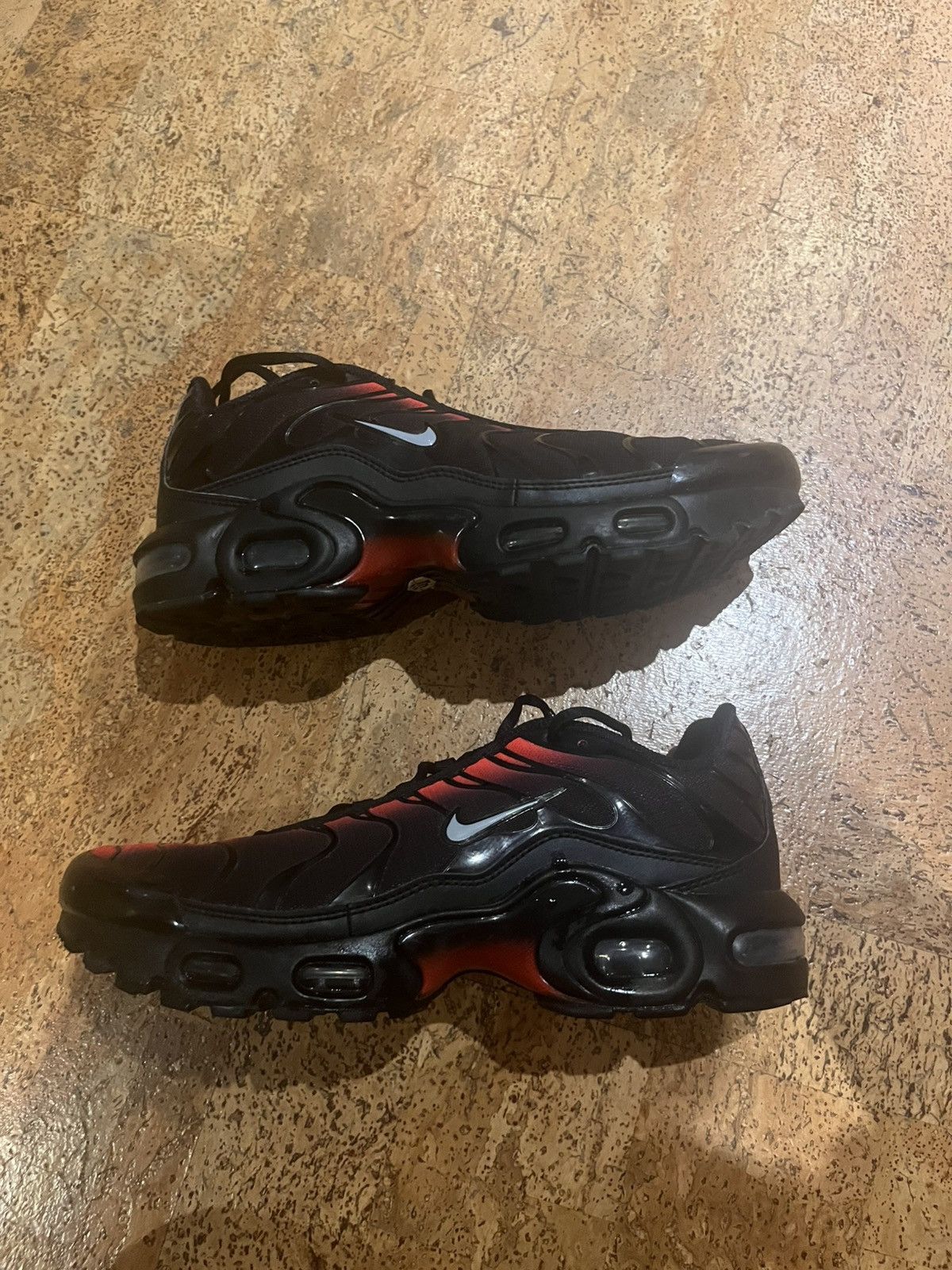 Nike Air Max Plus “Black Crimson” Size US 7 / EU 40 - 1 Thumbnail