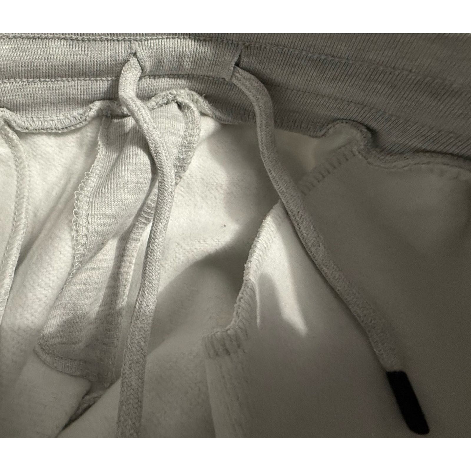 Market NEW Market Shorts Mens Large Grey Sweat Drawstring CottonUSA Size US 36 / EU 52 - 6 Thumbnail