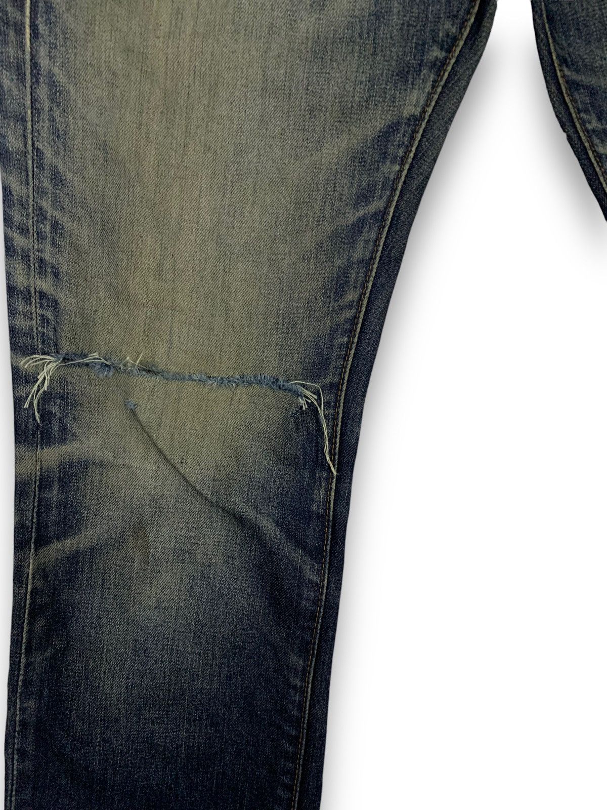 Gap Vintage Gap 1969 Dark Blue Wash Slim Distressed Jeans Size US 30 / EU 46 - 7 Thumbnail