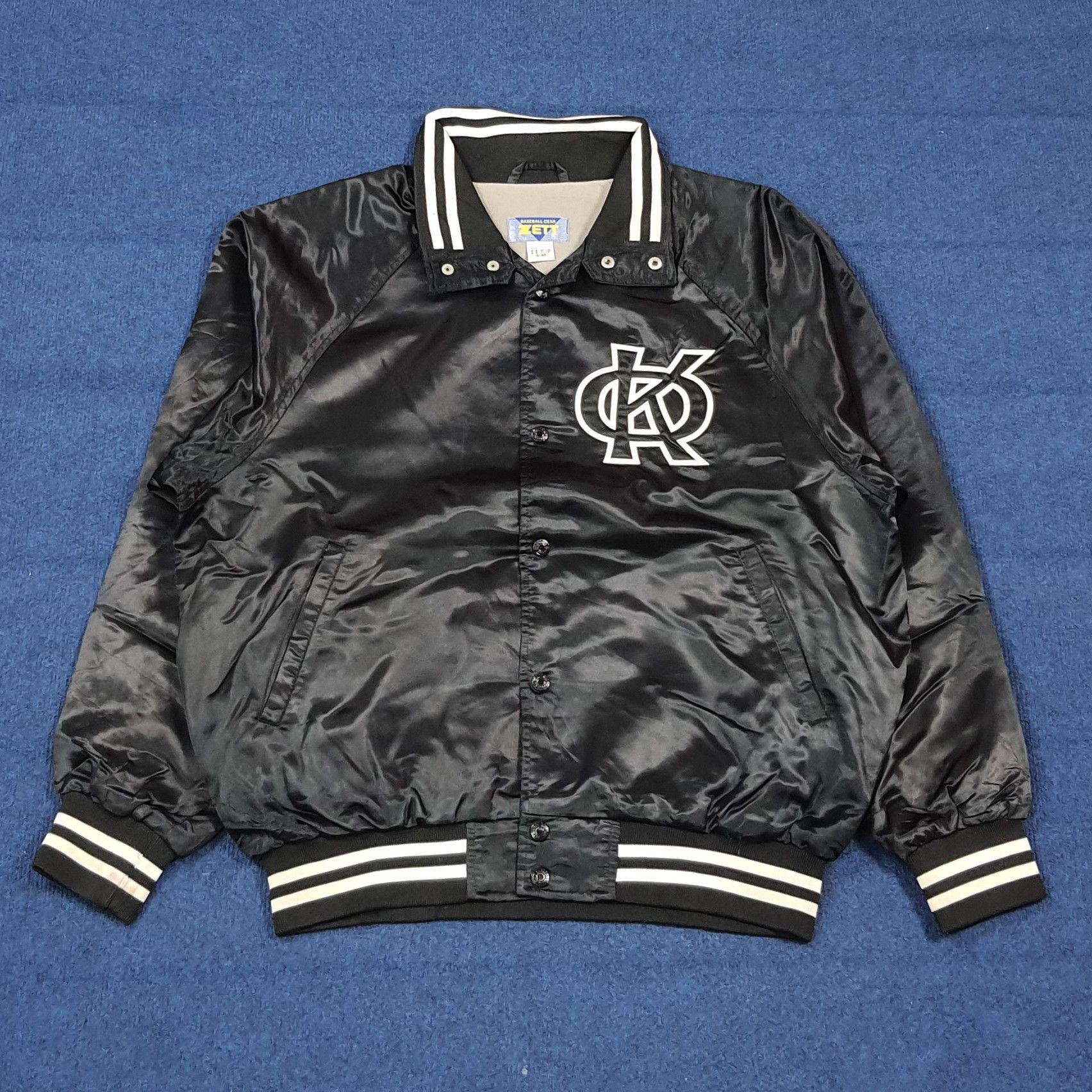 MLB Vintage Baseball Varsity Jacket Satin Bomber Retro C290N24 Size US XL / EU 56 / 4 - 1 Thumbnail