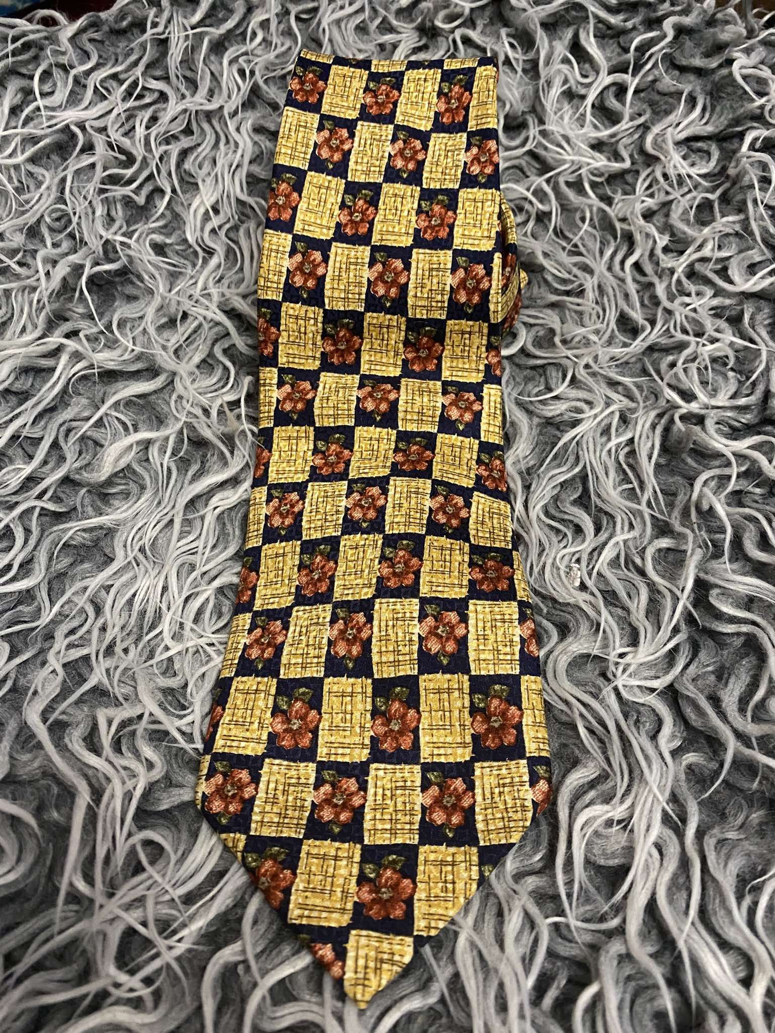 Other 4 ties , 100% silk Size ONE SIZE - 9 Thumbnail