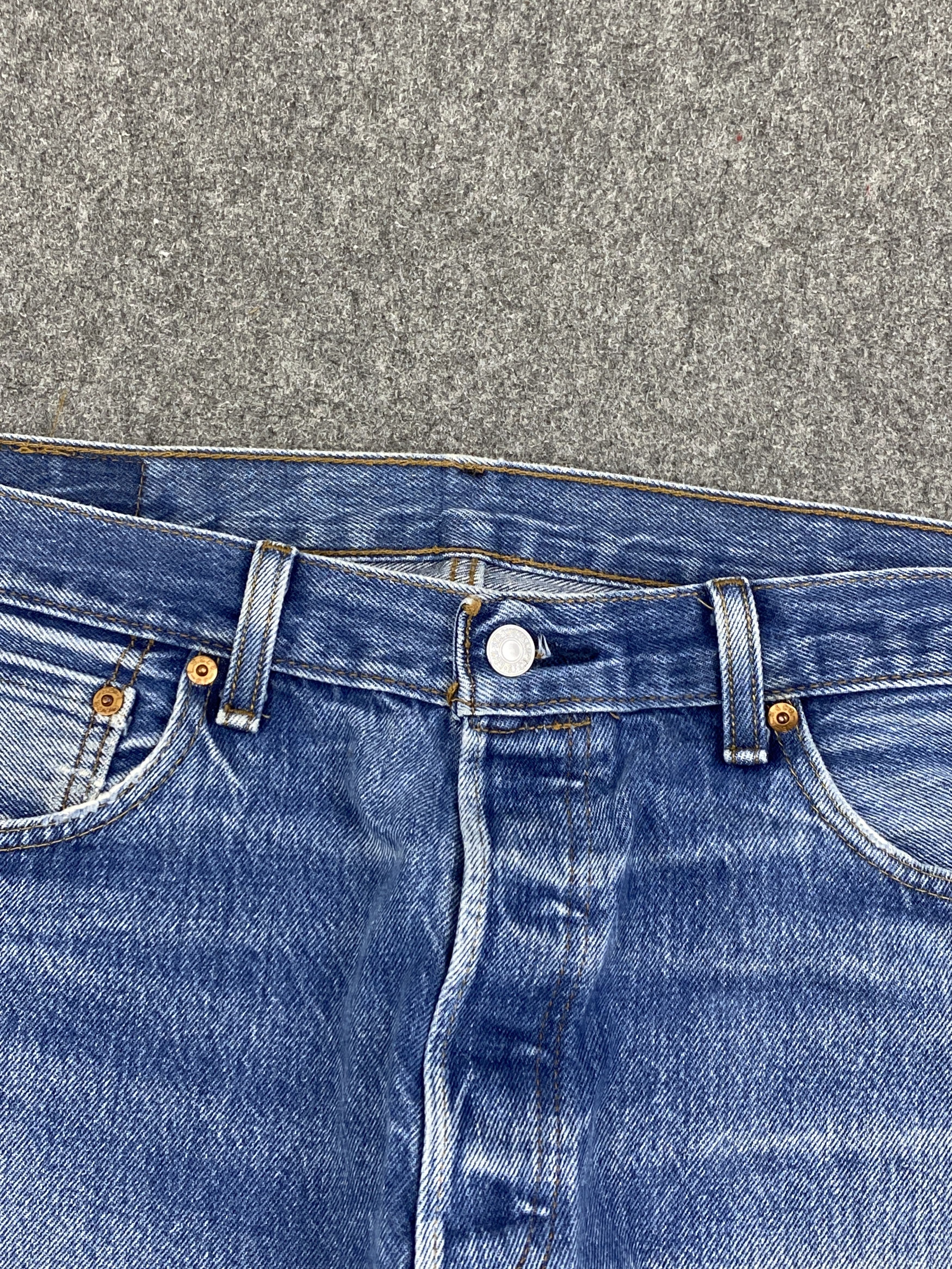 Levi's × Vintage Vintage Y2K Levis 501 Blue Denim Jeans DP2805 Size US 36 / EU 52 - 13 Thumbnail