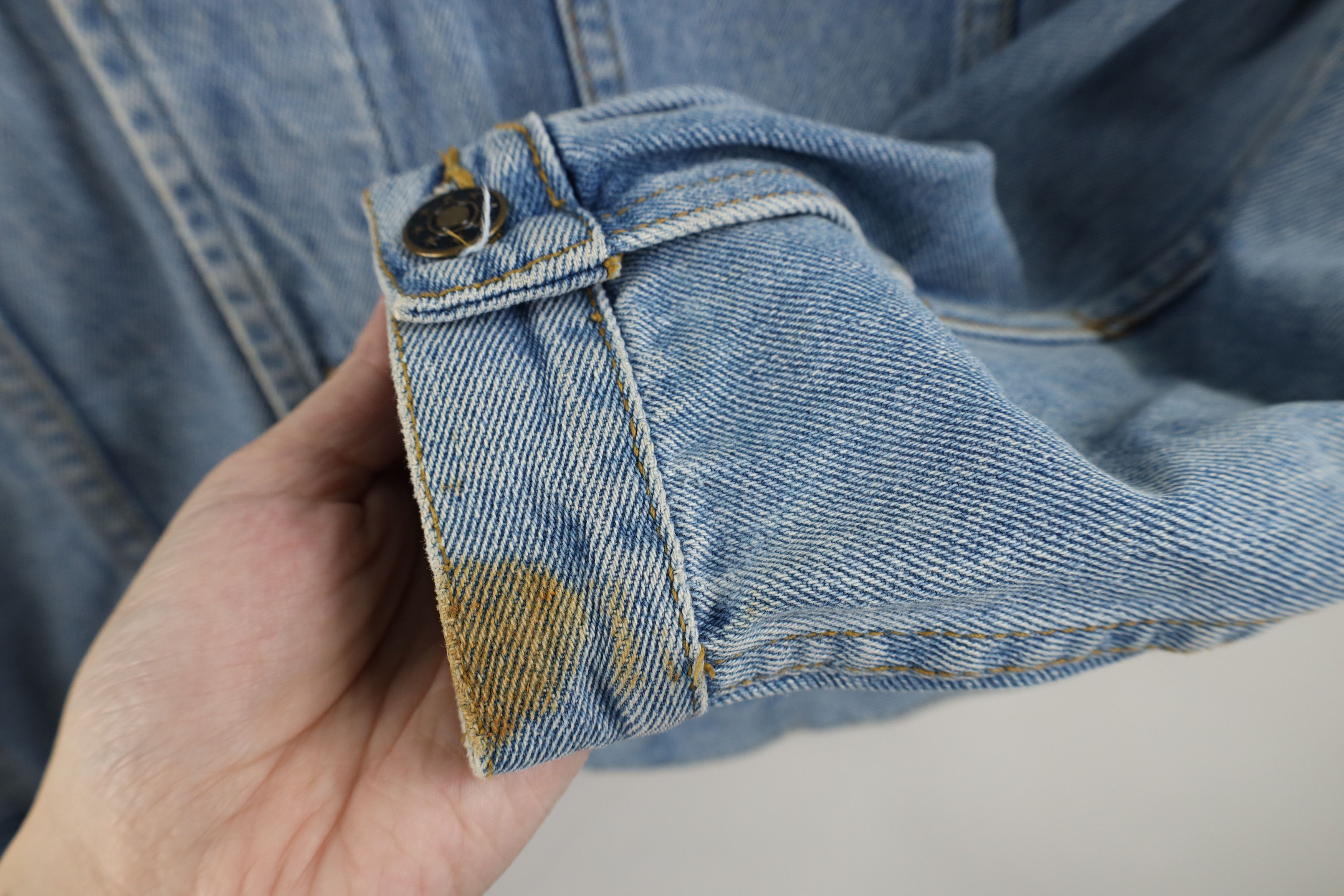 Vintage Vintage 90s Looney Tunes Tweety Bird Denim Trucker Jacket Size L / US 10 / IT 46 - 5 Thumbnail