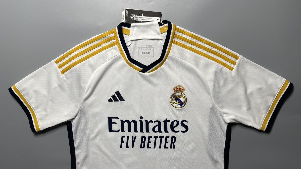 Adidas × Vintage NWT REAL MADRID 2023/2024 FOOTBALL HOME JERSEY #42 GULER Size US M / EU 48-50 / 2 - 3 Thumbnail