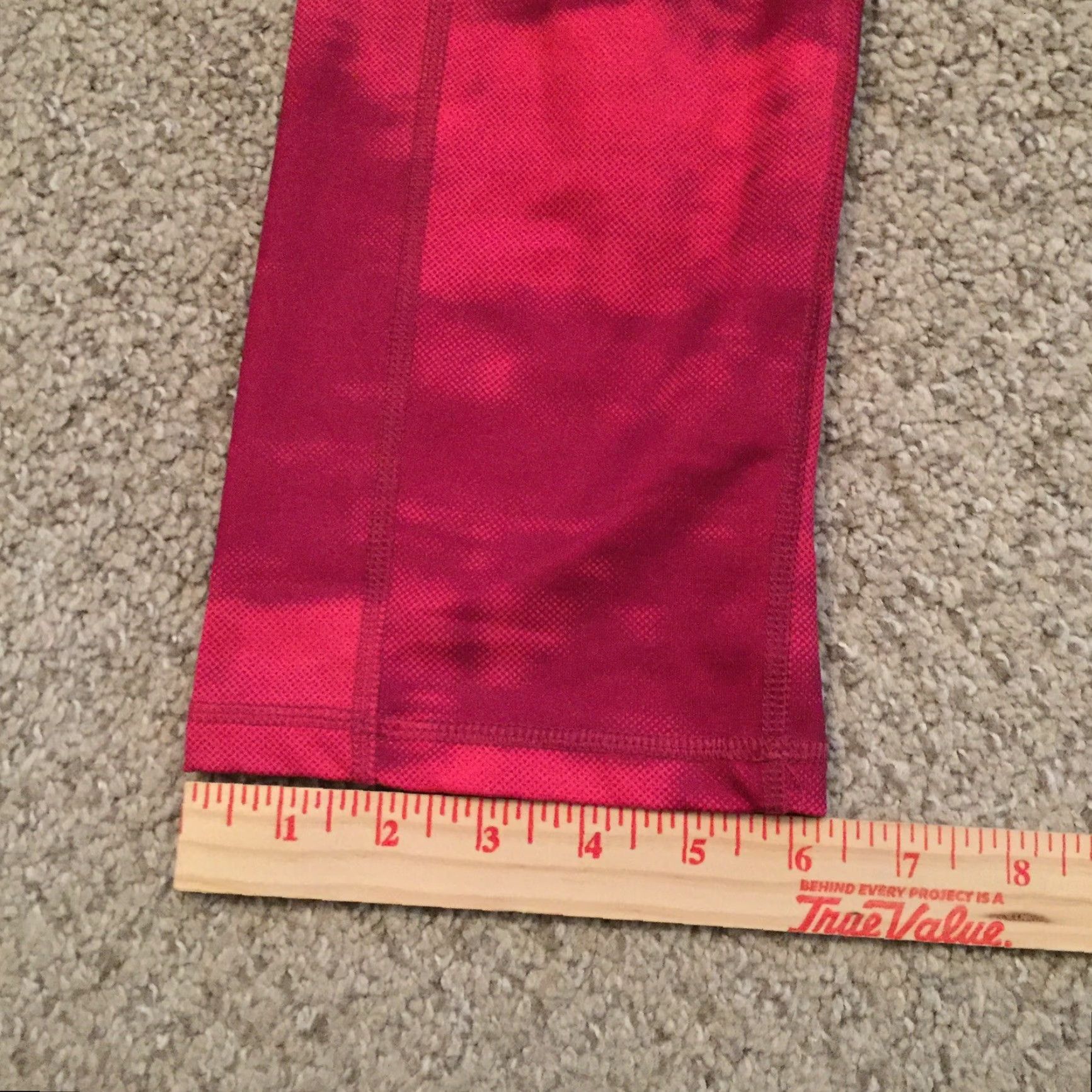 Old Navy Old Navy Leggings Shirt Women's Medium Red Knee Length Geometric Jegging Activewear M Red Polyester Blend 20 in Inseam Size 32" / US 10 / IT 46 - 7 Thumbnail
