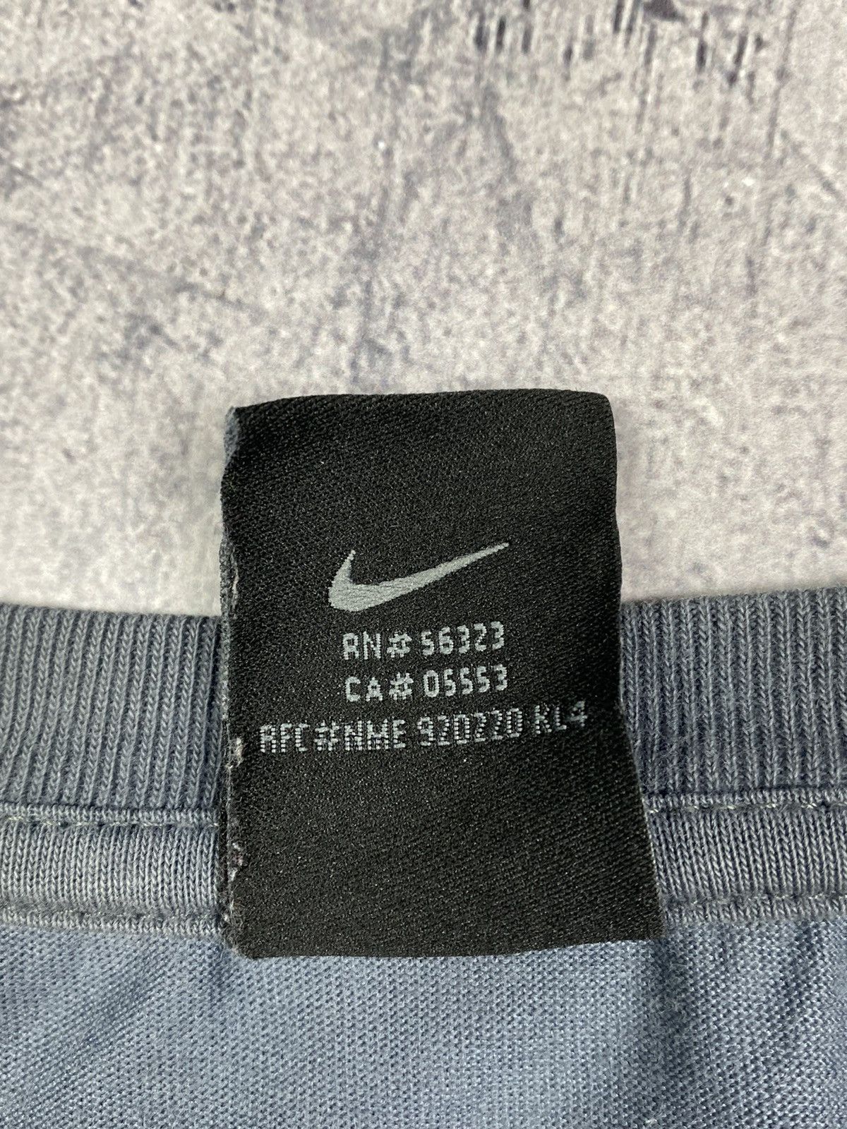 Nike × Vintage Vintage Nike Training 365 Center Logo Tee Size US L / EU 52-54 / 3 - 9 Thumbnail