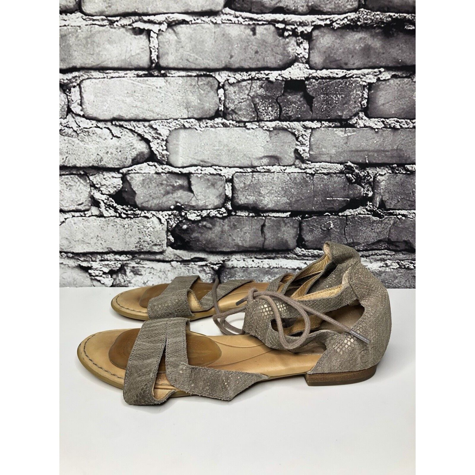 Born Born Gray Leather Ankle Snake Print Leather Lace Flats Sanda Size US 8.5 / IT 38.5 - 17 Thumbnail