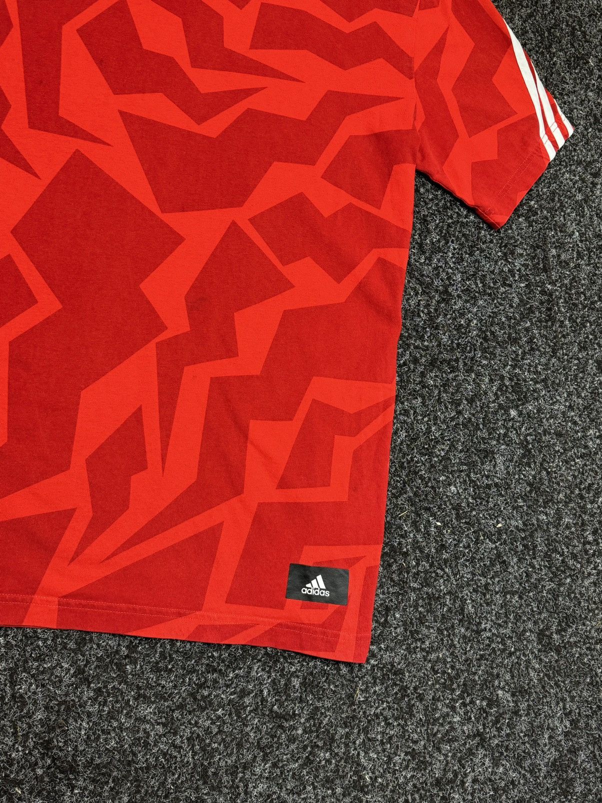 Adidas Adidas Tee T Shirt Size US M / EU 48-50 / 2 - 4 Thumbnail