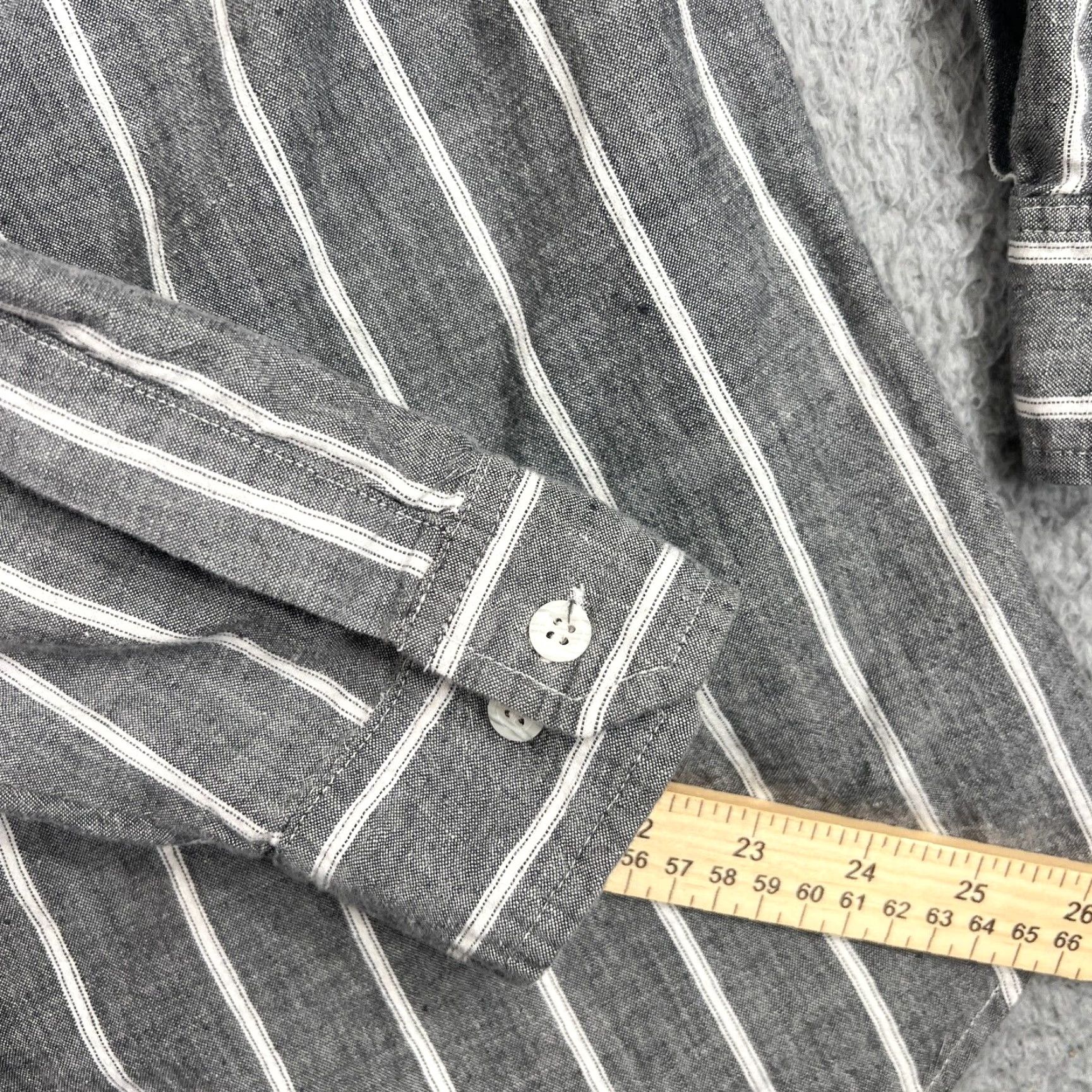 Gap VINTAGE Gap 90s Button-Up Shirt Mens Medium Long Sleeve Striped Cotton Gray Blue Size US M / EU 48-50 / 2 - 4 Thumbnail