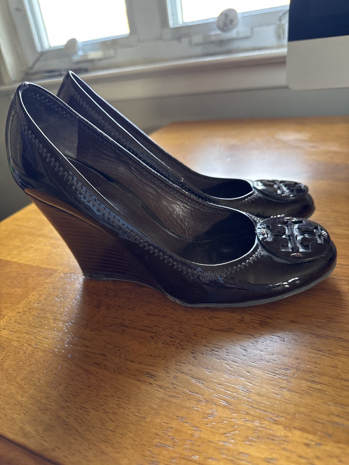Tory Burch Tory Burch Brown Patent Logo Wedge Size US 7 / IT 37 - 2 Thumbnail