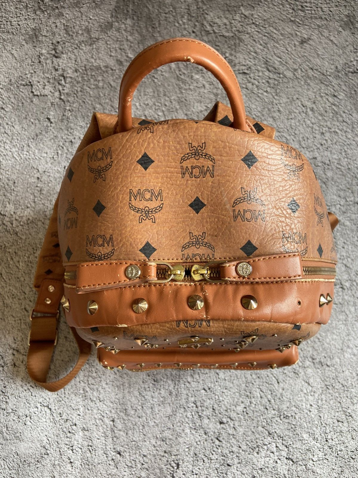 MCM MCM Studded Backpack Leather Distressed Size ONE SIZE - 4 Thumbnail
