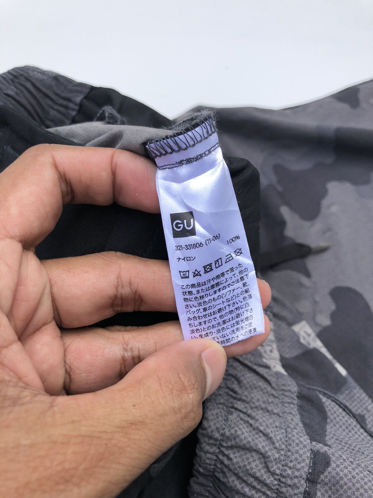 GU × Japanese Brand × Undercover Gu X Undercover Camo Cargo Pants Size US 34 / EU 50 - 14 Thumbnail