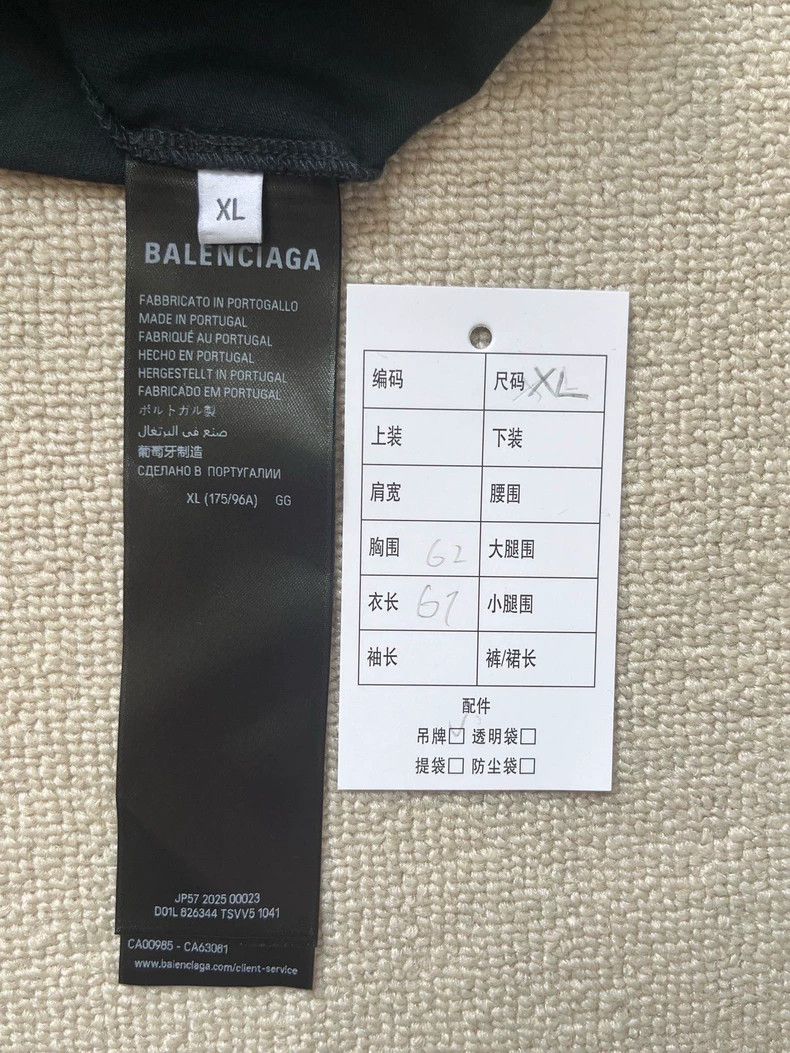 Balenciaga Balenciaga Figure Crew Neck Asymmetric Hem Short Sleeve T- Size US XL / EU 56 / 4 - 4 Thumbnail