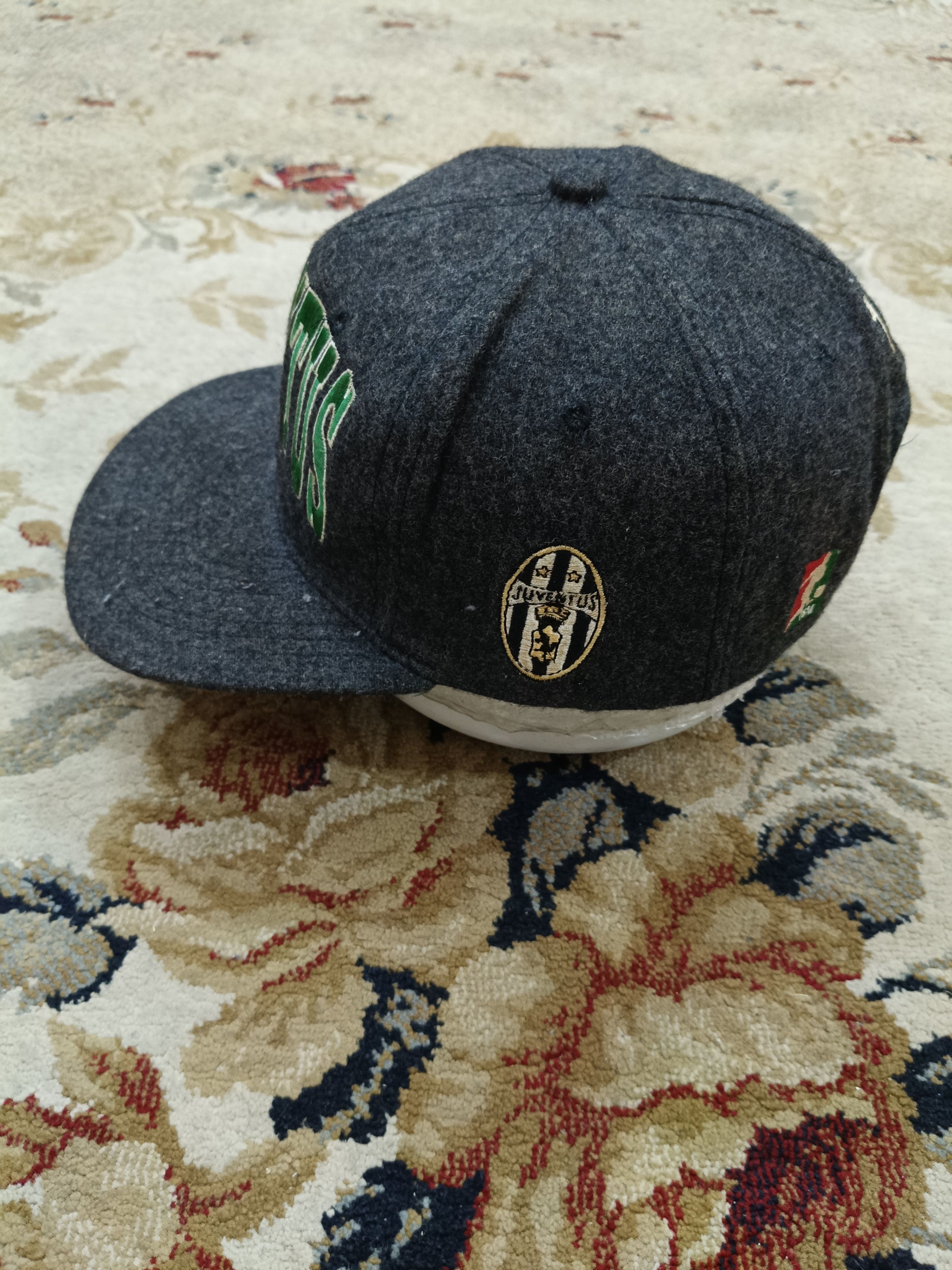 Vintage Vintage Juventus Wool Cap Size ONE SIZE - 2 Thumbnail