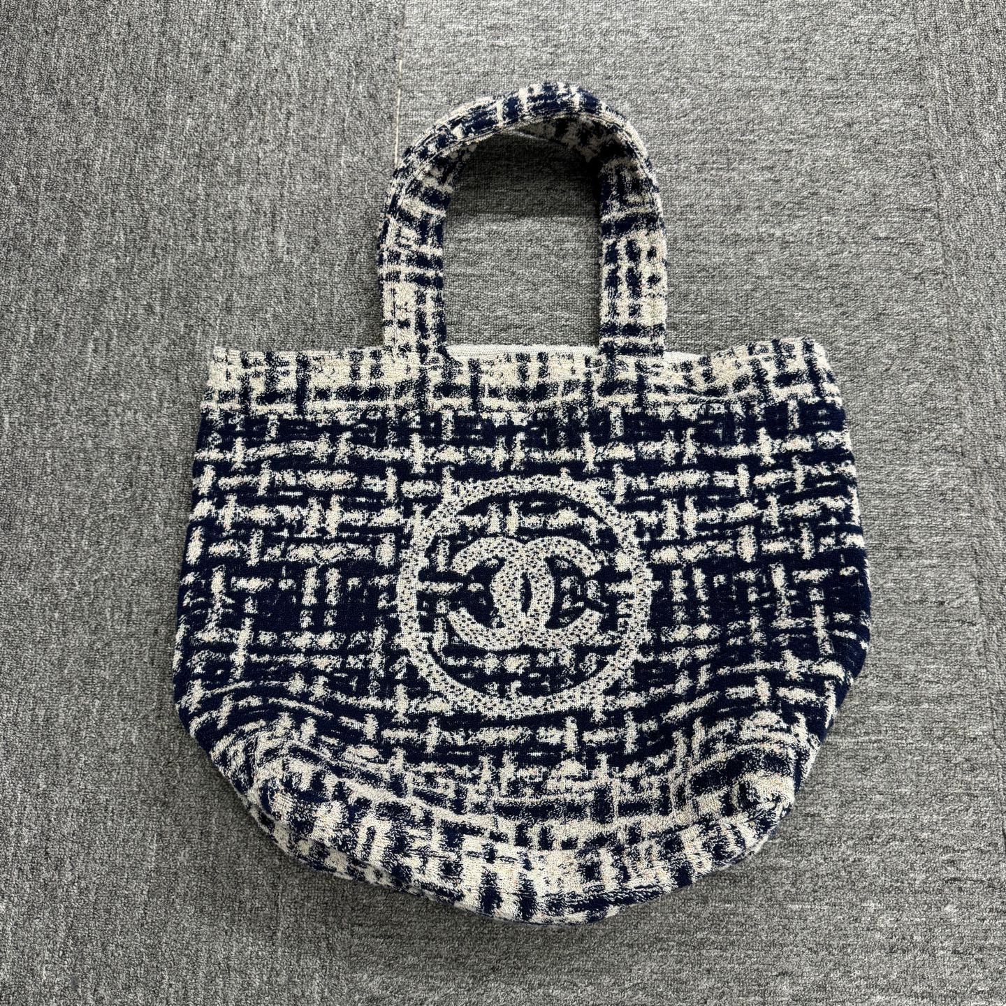 Chanel Chanel 3-Piece Blanket & Beach Bag Set New 34x19x39cm Size ONE SIZE - 4 Thumbnail