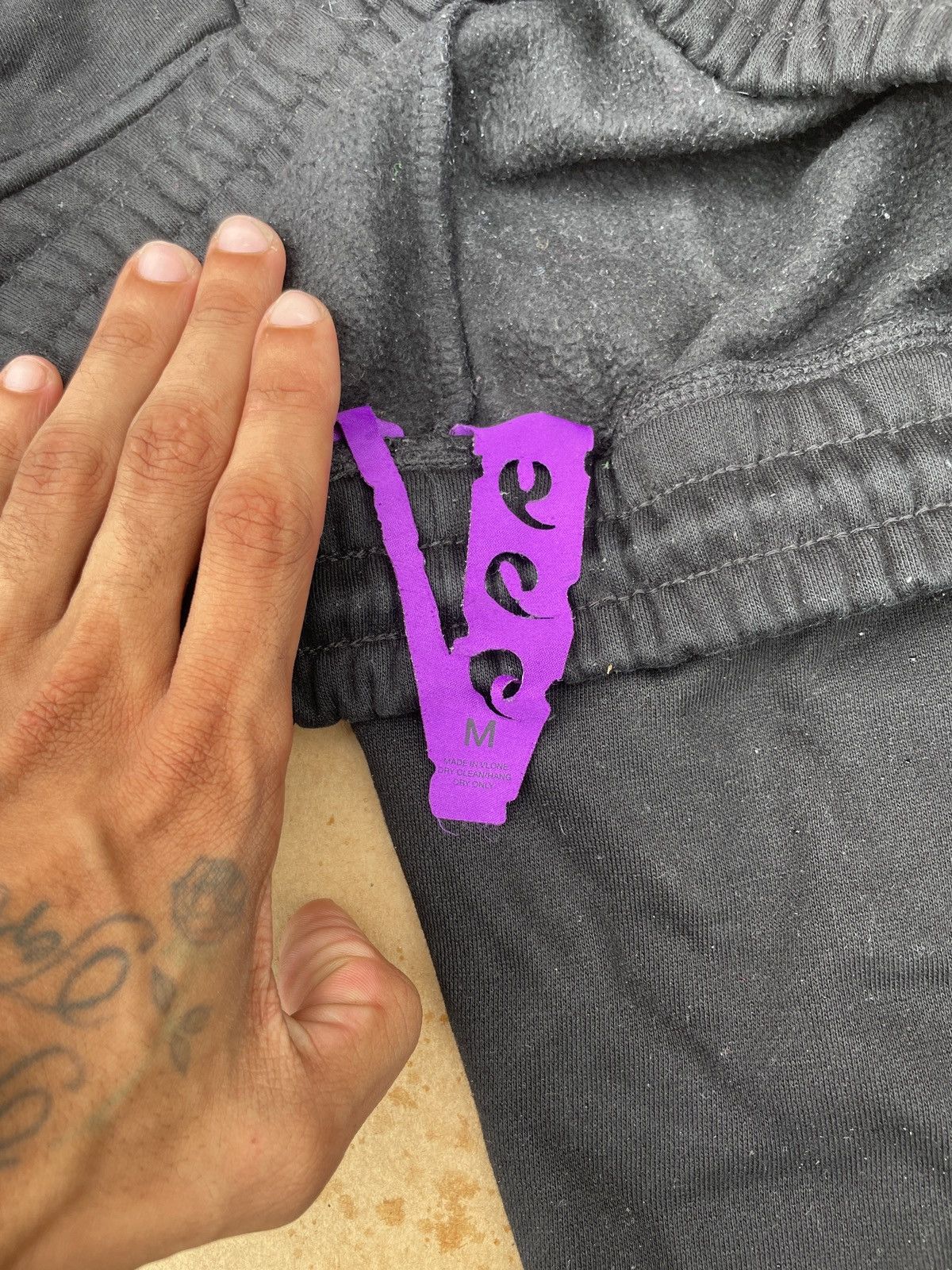 Vlone Vlone x Juice Wrld lnd reflective pants Size US 30 / EU 46 - 2 Thumbnail
