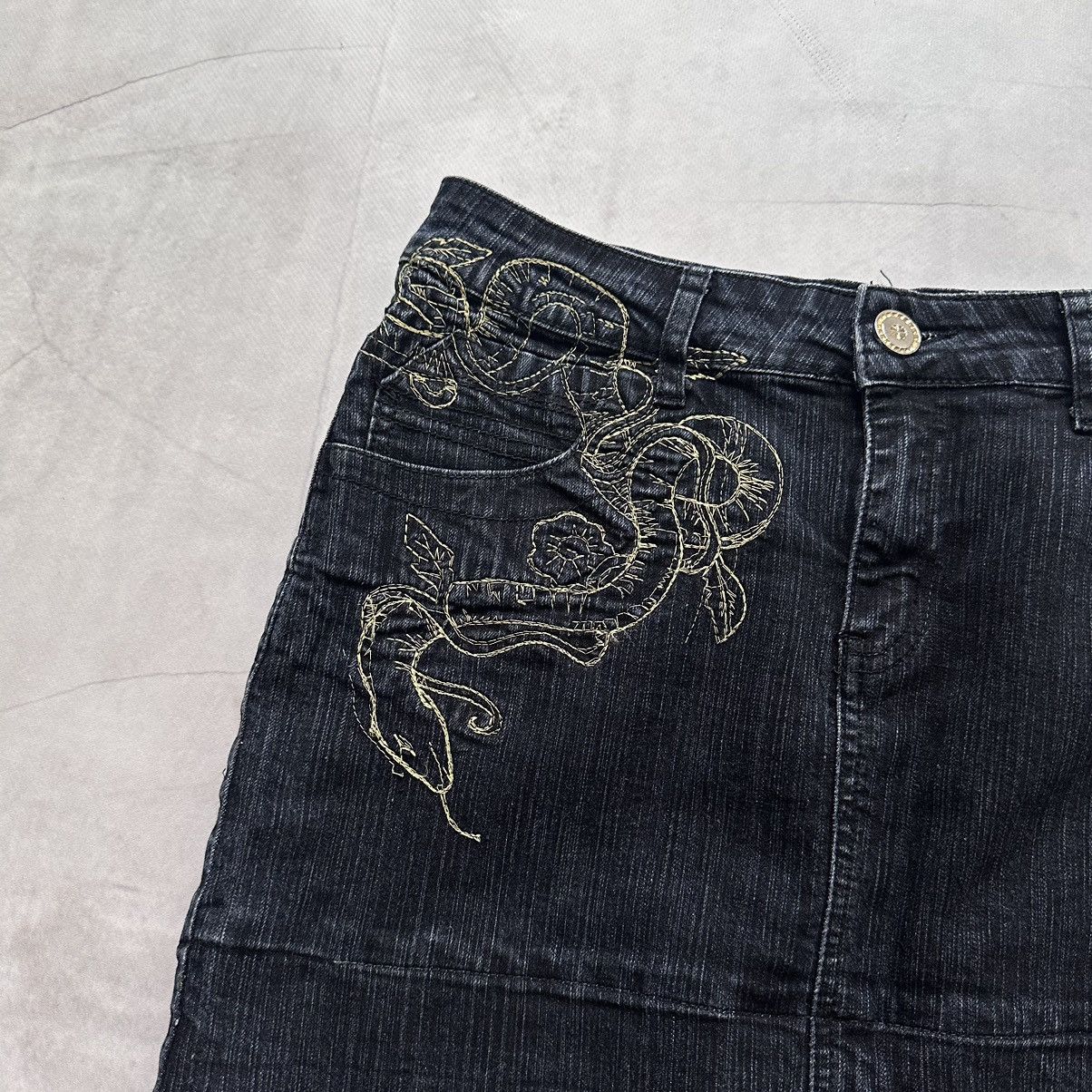 Hysteric Glamour × Undercover Y2K Tribal Snake Embroidered Vintage Denim Skirt Ed Hardy Size 29" - 7 Thumbnail