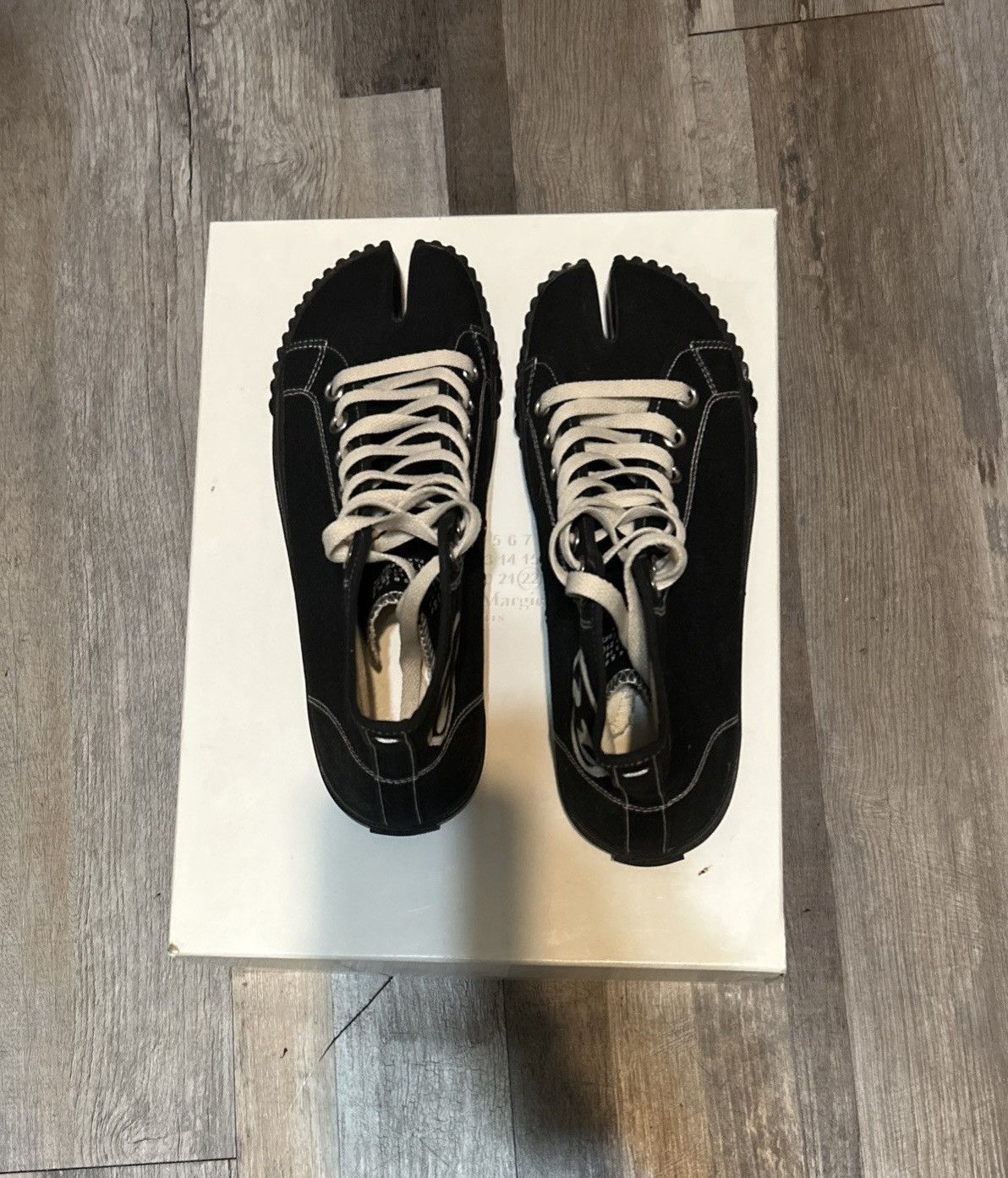 Maison Margiela Maison Margiela High Top Black And White Seude Tabi Sneakers Size US 7 / EU 40 - 6 Thumbnail