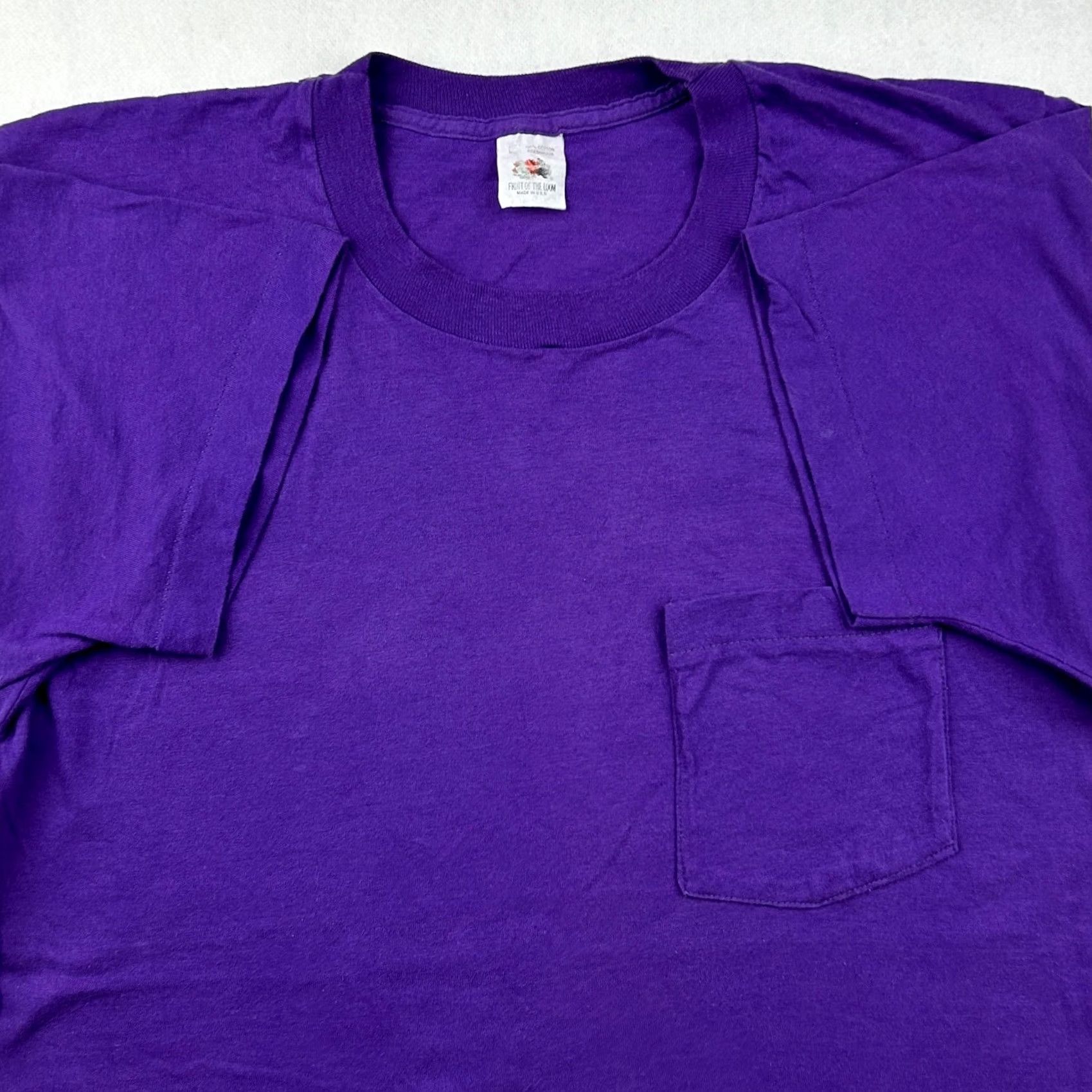 Fruit Of The Loom VINTAGE purple POCKET T-Shirt M/L Men Short Sleeve Cotton 80s 90s Fruit of the Loom Shirt Mens Size US M / EU 48-50 / 2 - 2 Thumbnail