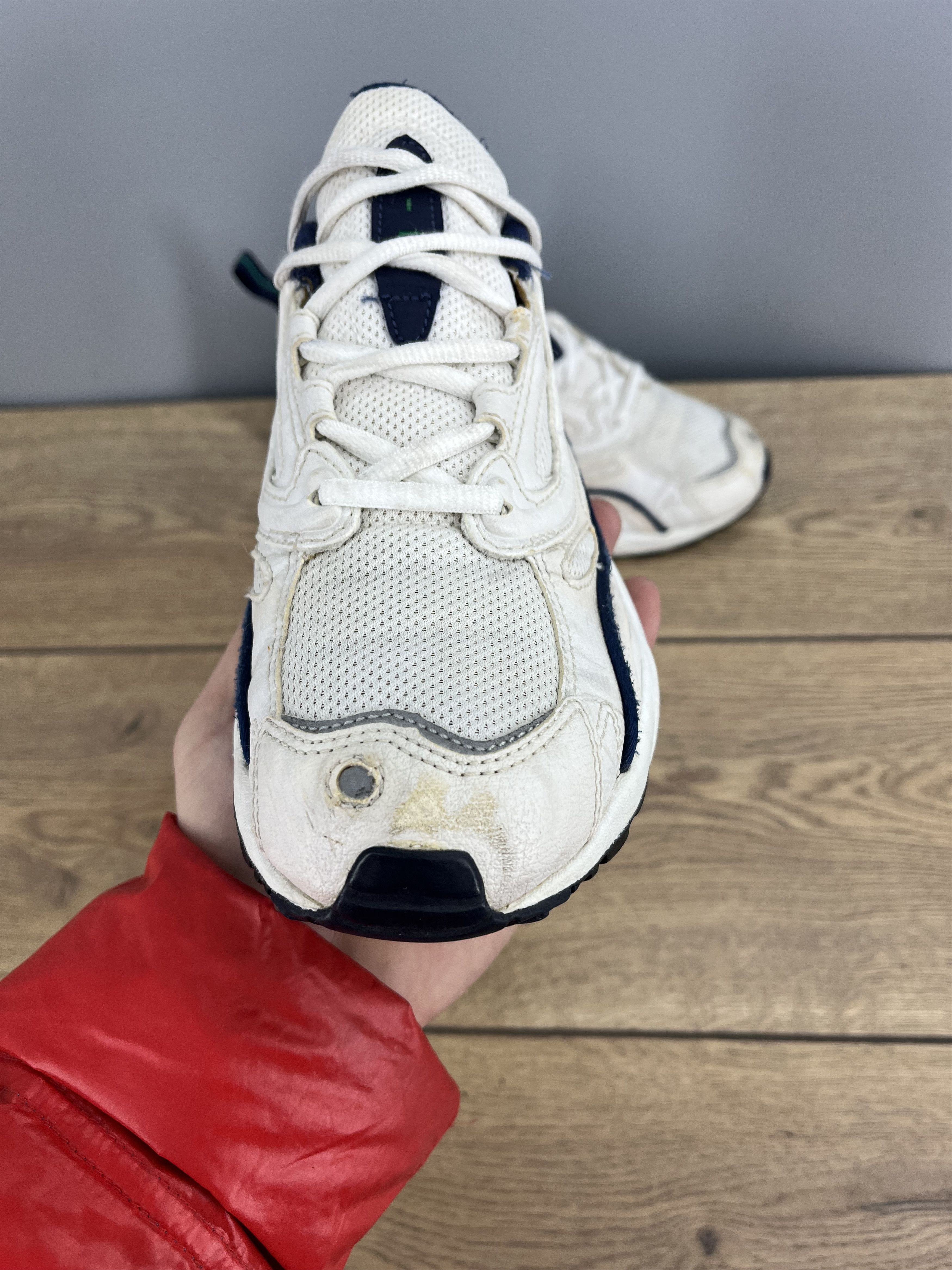 Nike Vintage Nike Air Sneakers US 9.5 EU 41 Retro 90s White Size US 9.5 / IT 39.5 - 14 Thumbnail