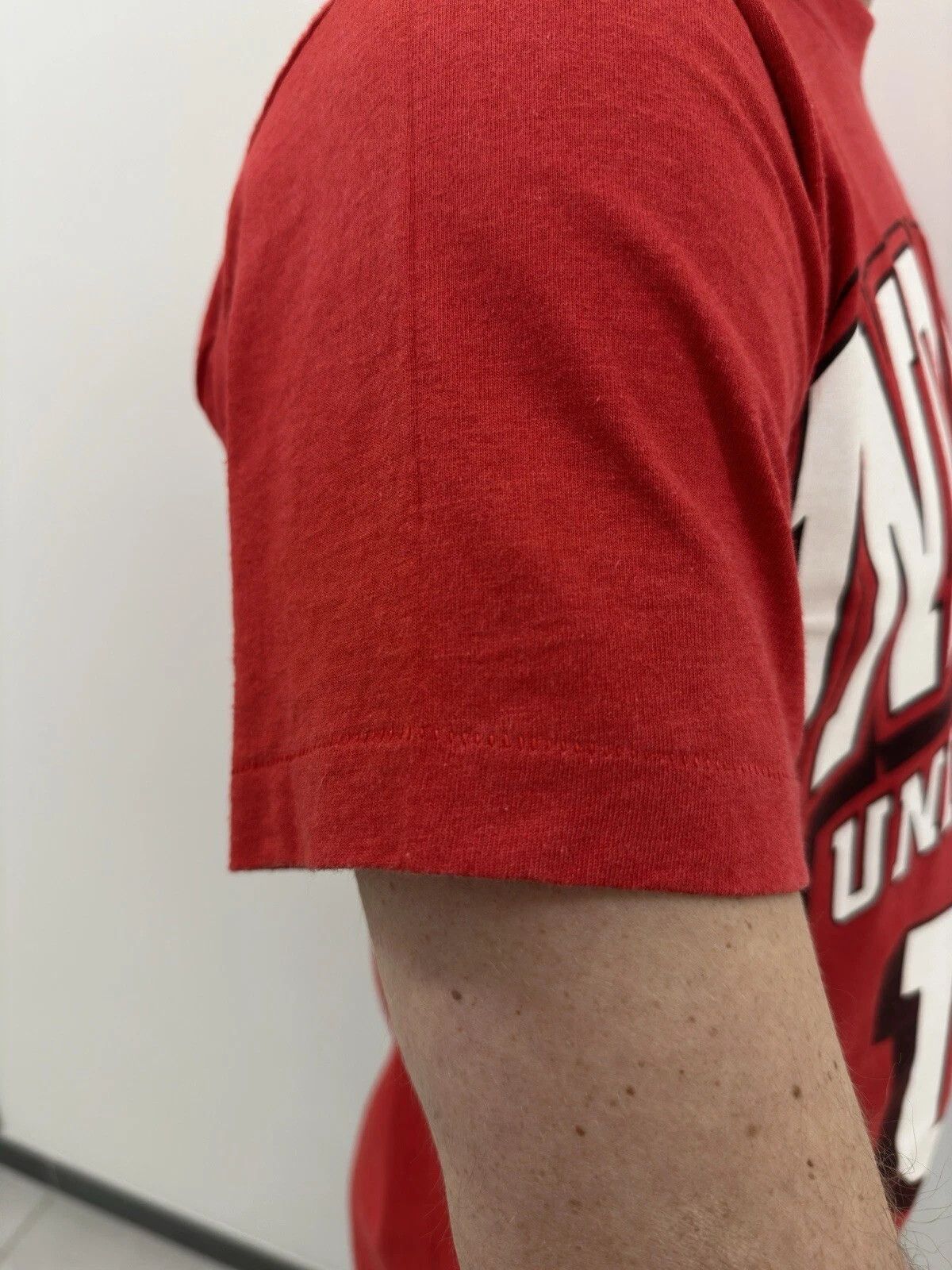 Fruit Of The Loom Vintage 1990s Indiana University Shirt Single Stitch NCAA Size US M / EU 48-50 / 2 - 8 Thumbnail